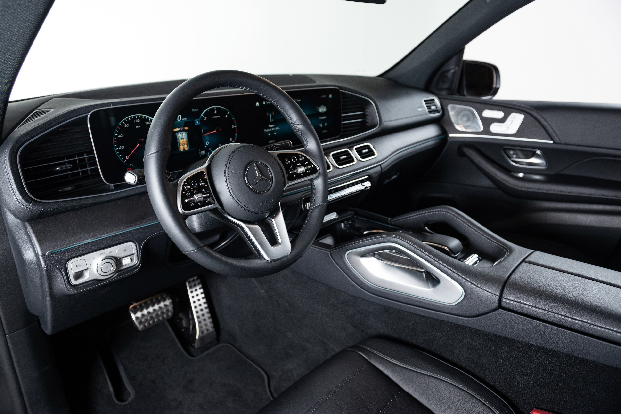 Автомобильная фотосъемка Mercedes GLS в студии. PHOTOGRAPHER QUINTANA ROO