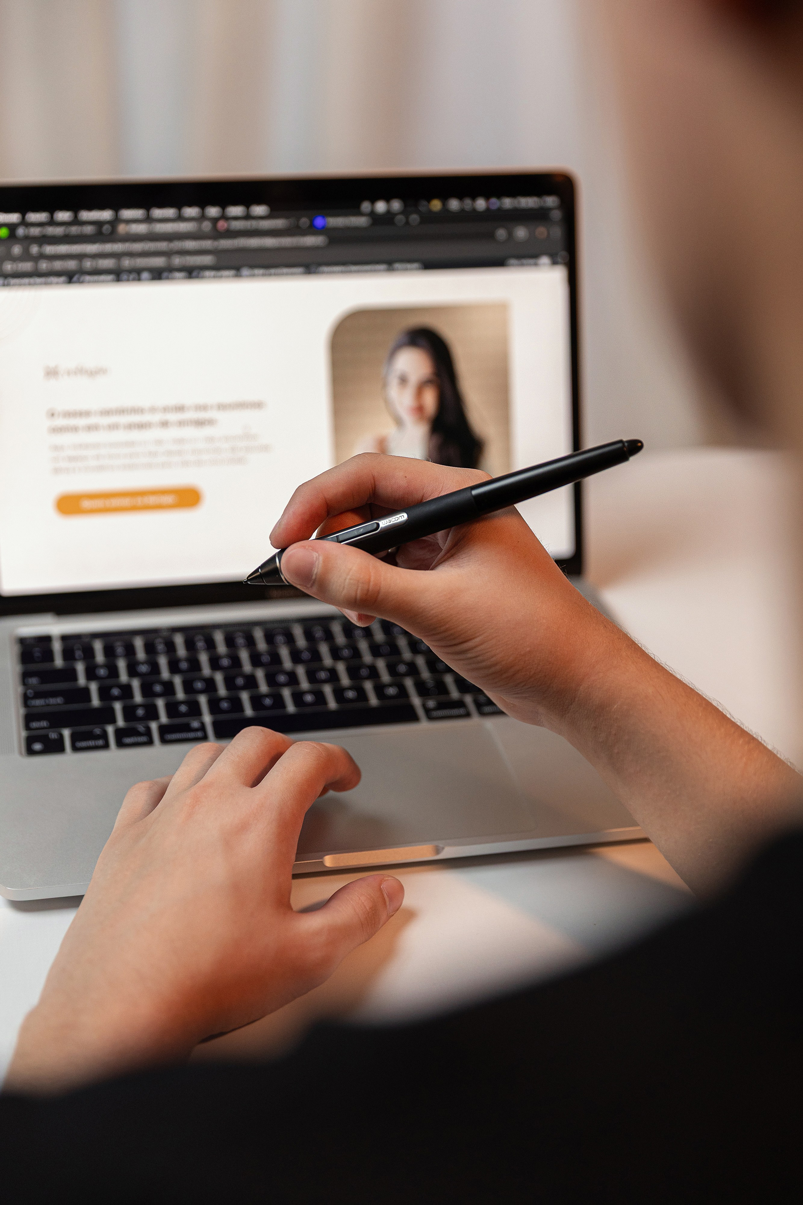 Fotografia corporativa em São Paulo para empresários, Designer, analistas e profissionais que desejam melhorar sua imagem profissional. Retratos para LinkedIn, redes sociais, sites e posicionamento de marca.