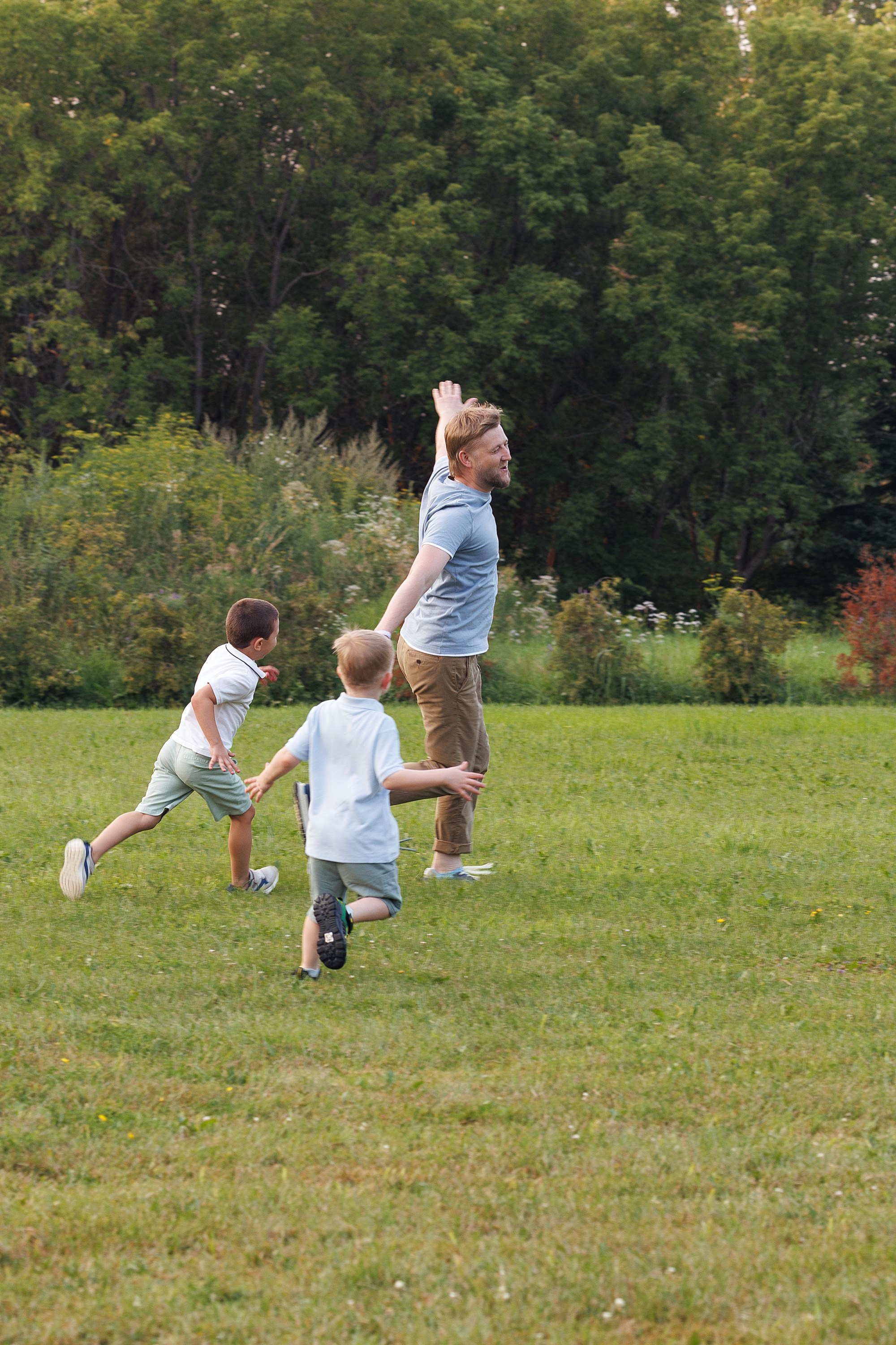 FAMILY. Je suis photographe portraitiste et je réalise des portraits à toutes les étapes de votre vie! Bienvenue dans mon studio à Westmount, Qc