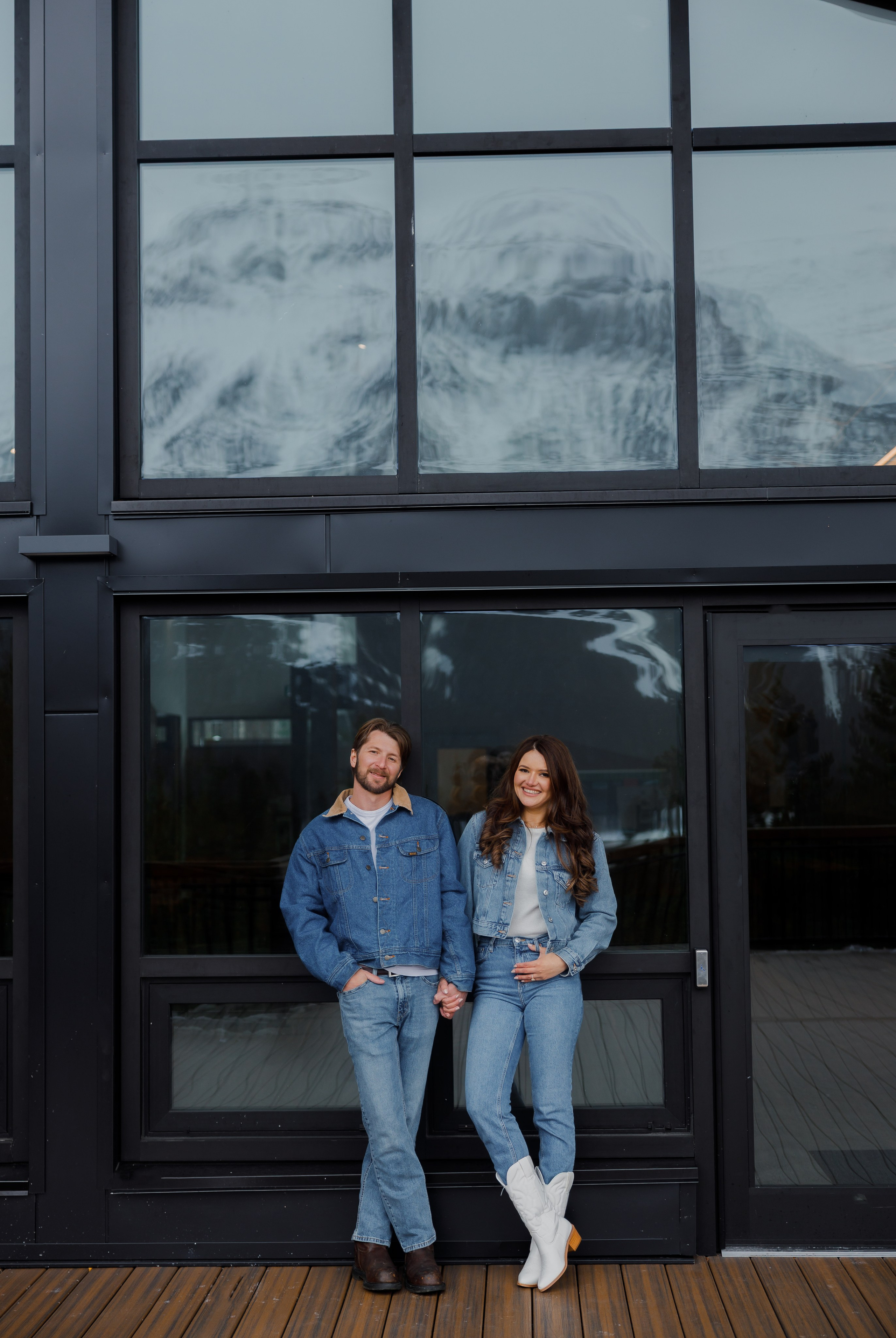 Ski engagement session. Photographer Elvira Hryshchenko