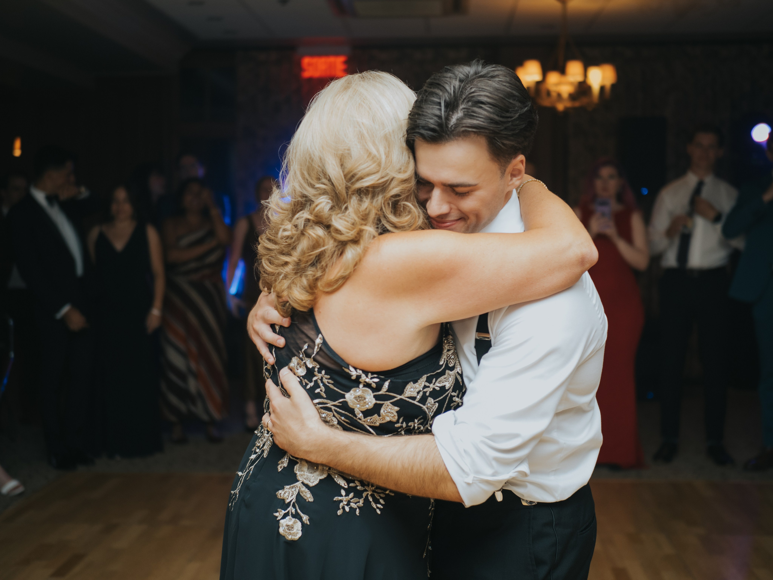 Wedding of Cassandra and Loïc in Beaconsfield, Montreal. Montreal Wedding Photographer — Muriel Oe Photo