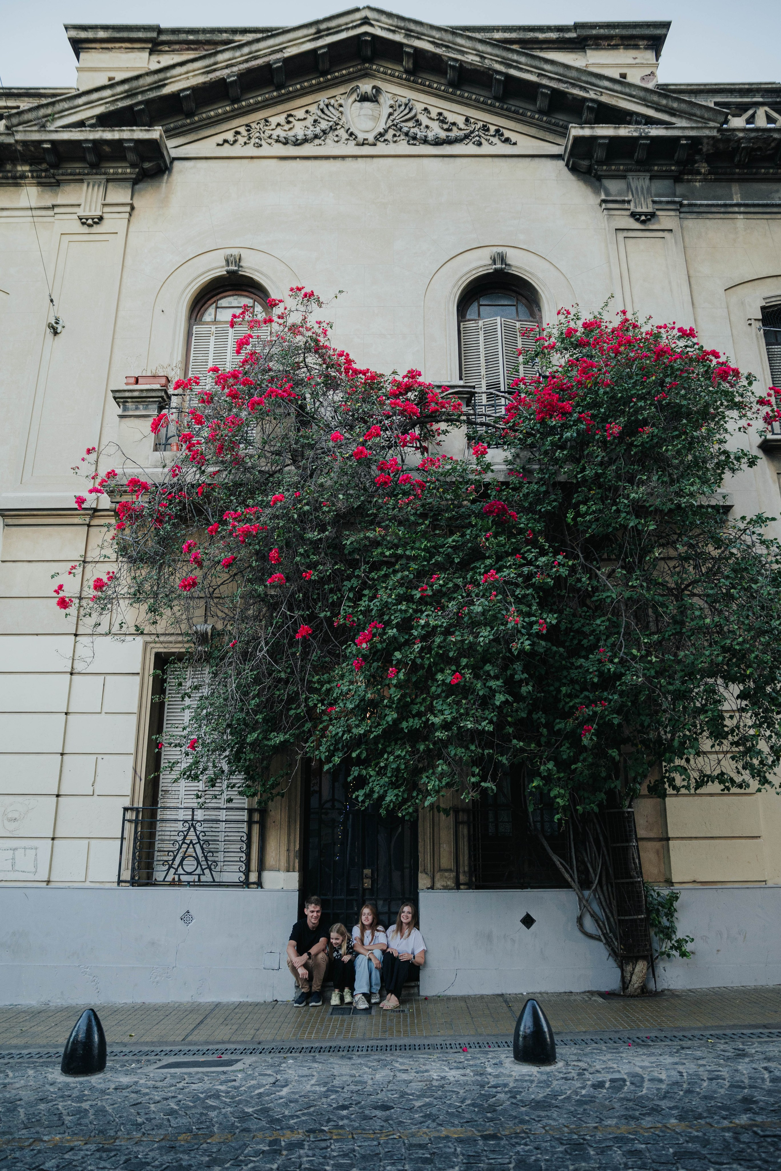 Guests from Mar del Plata. Photographer @elmirkami in the city of Buenos Aires