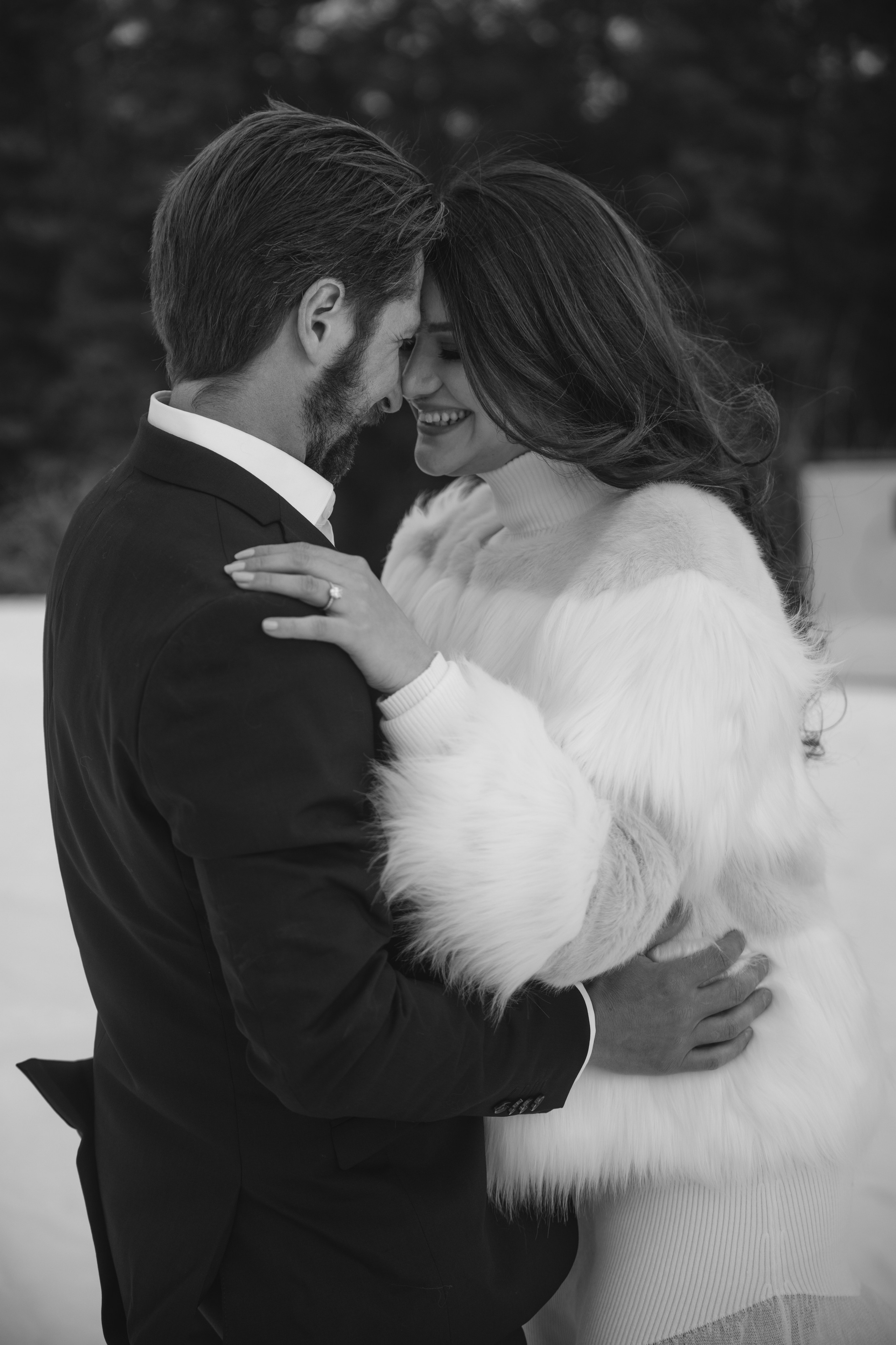 Ski engagement session. Photographer Elvira Hryshchenko