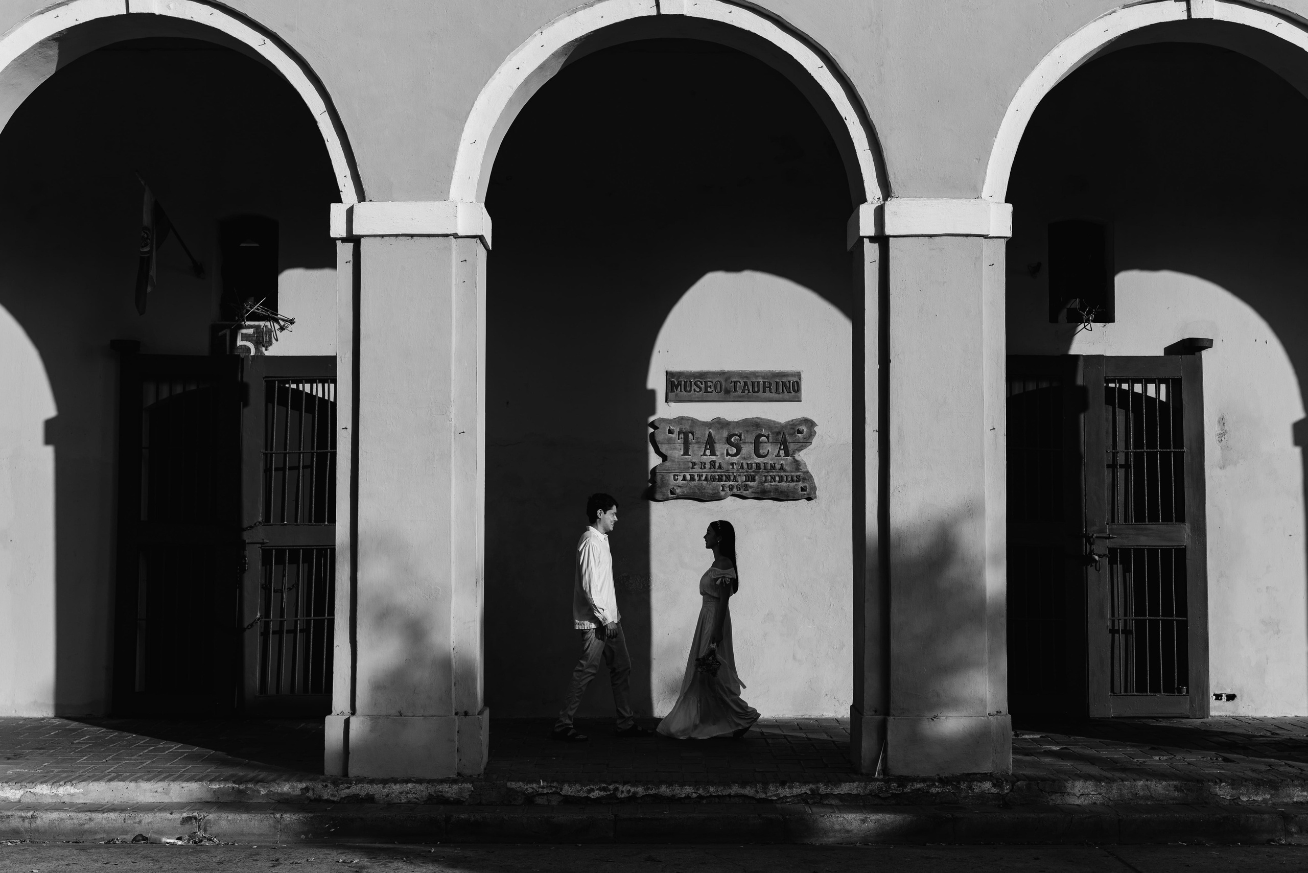 Preboda destino en Cartagena | Sesión romántica Colombia – Japón. Fotógrafos de bodas en Barranquilla, Cartagena y Santa Marta | BanderArt