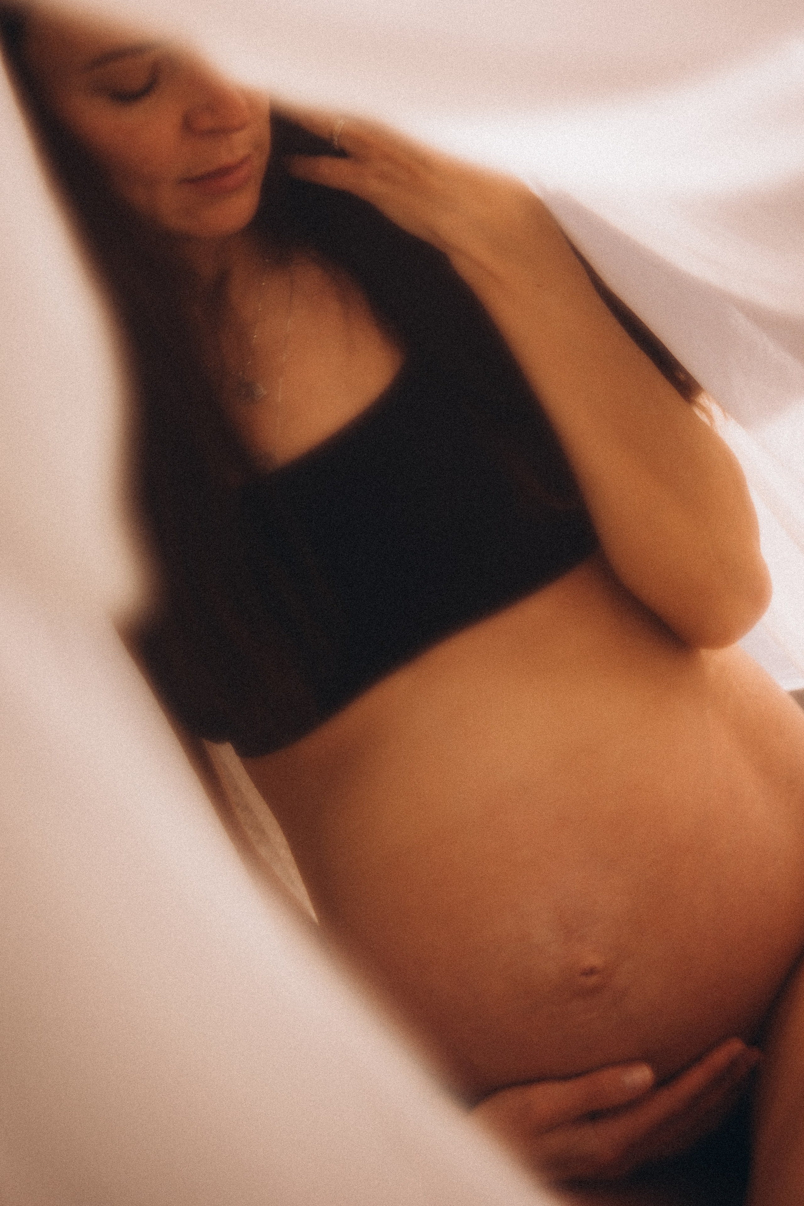 1 day before & after Helen’s Birth. Fotografa documental de familia e nascimento em Florianópolis SC Daria Ermolaev