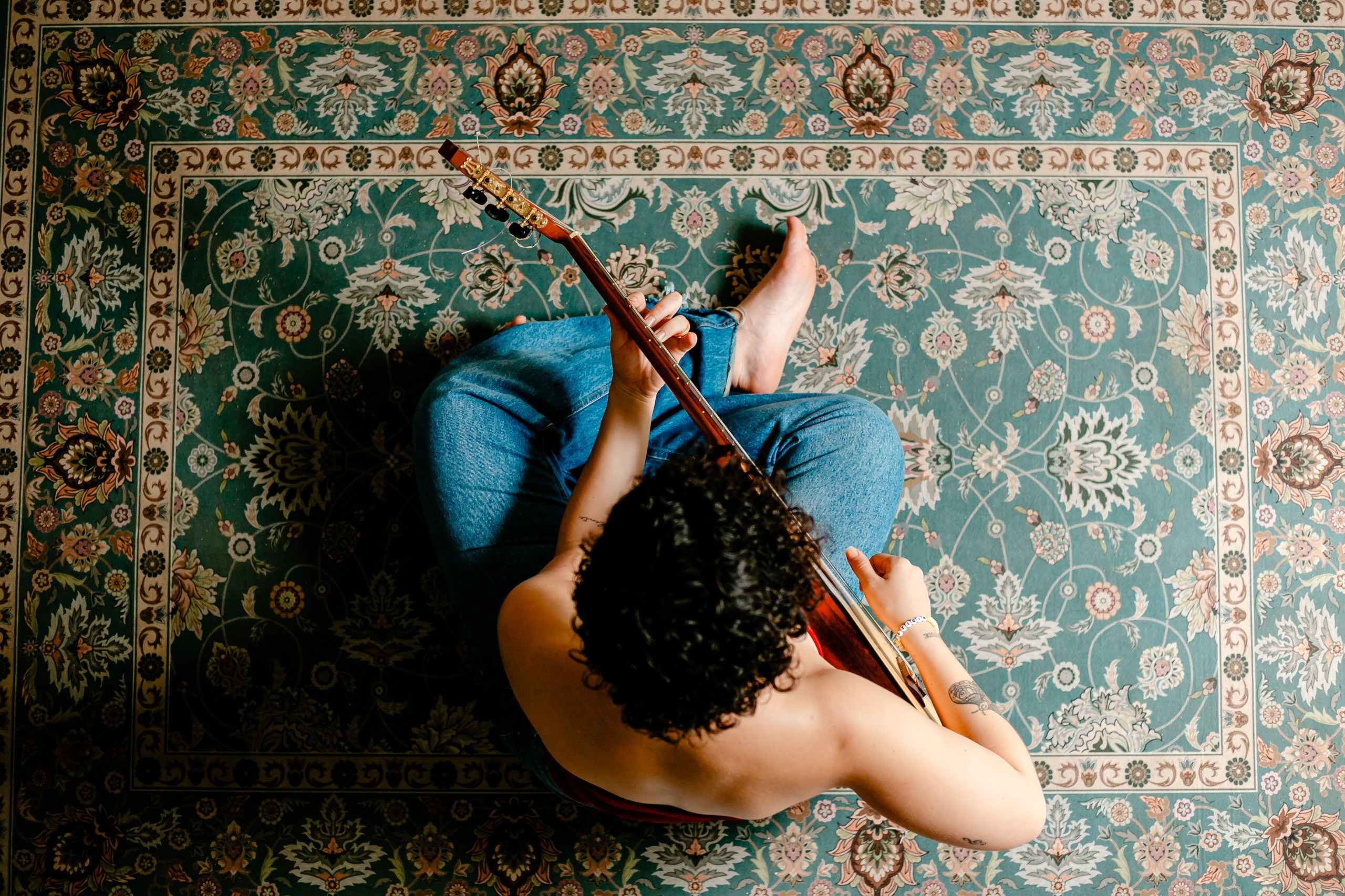 Ensaio fotográfico da cantora Leticia Santos