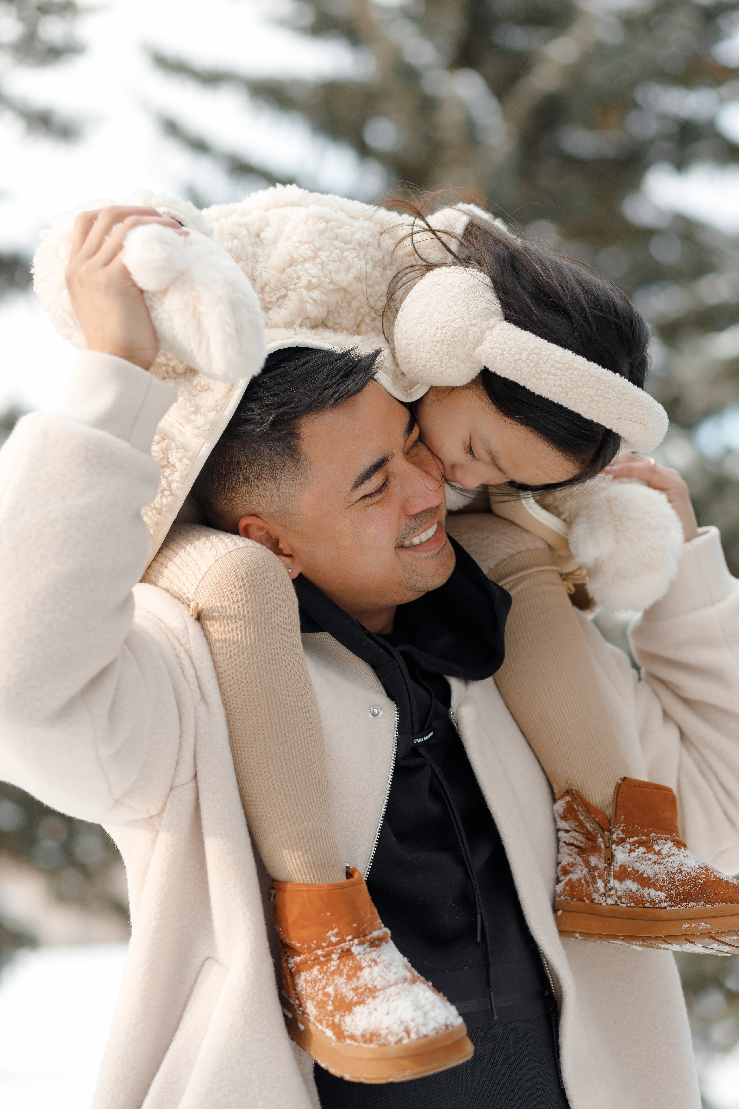 Family winter story. Photographer Elvira Hryshchenko