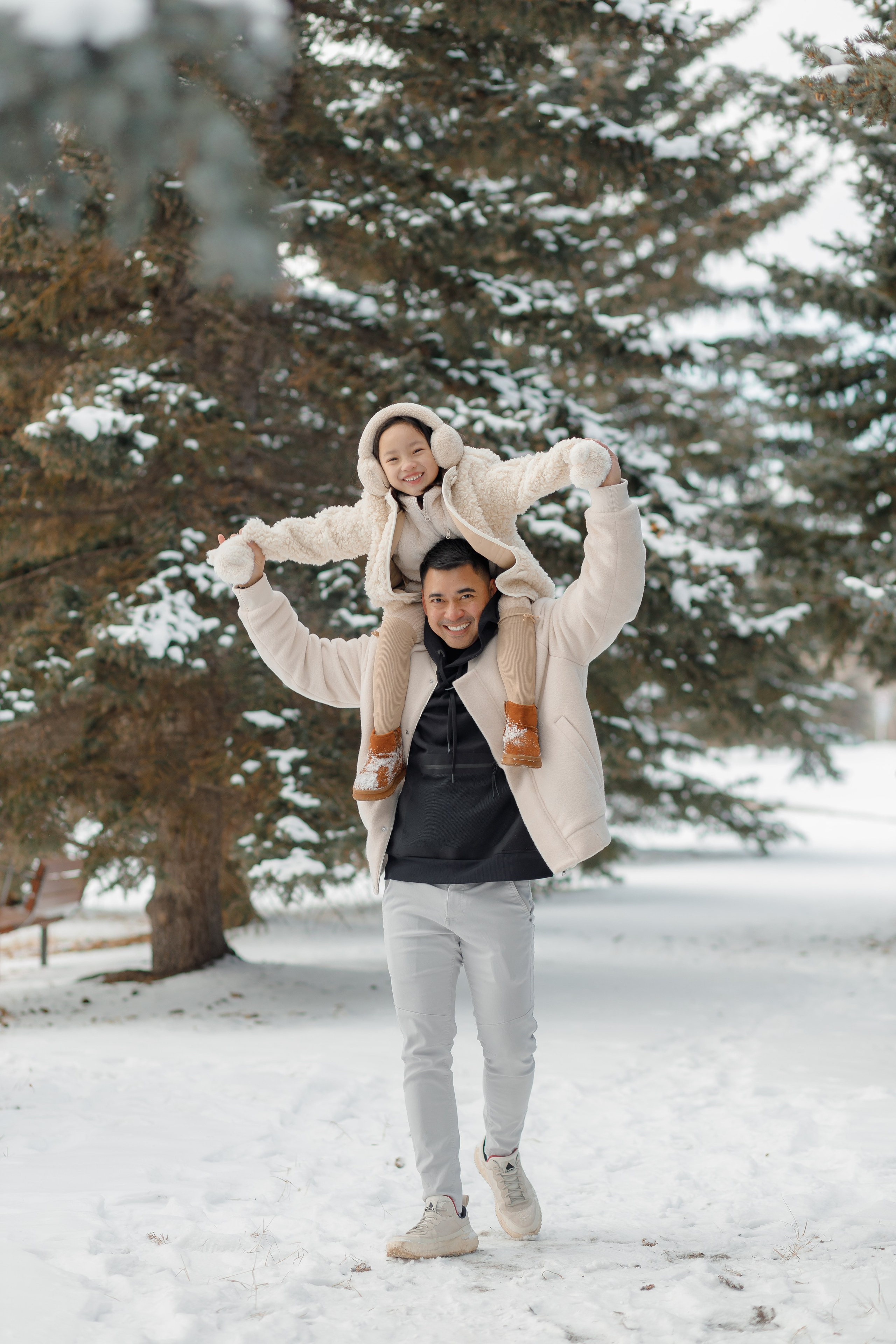 Family winter story. Photographer Elvira Hryshchenko