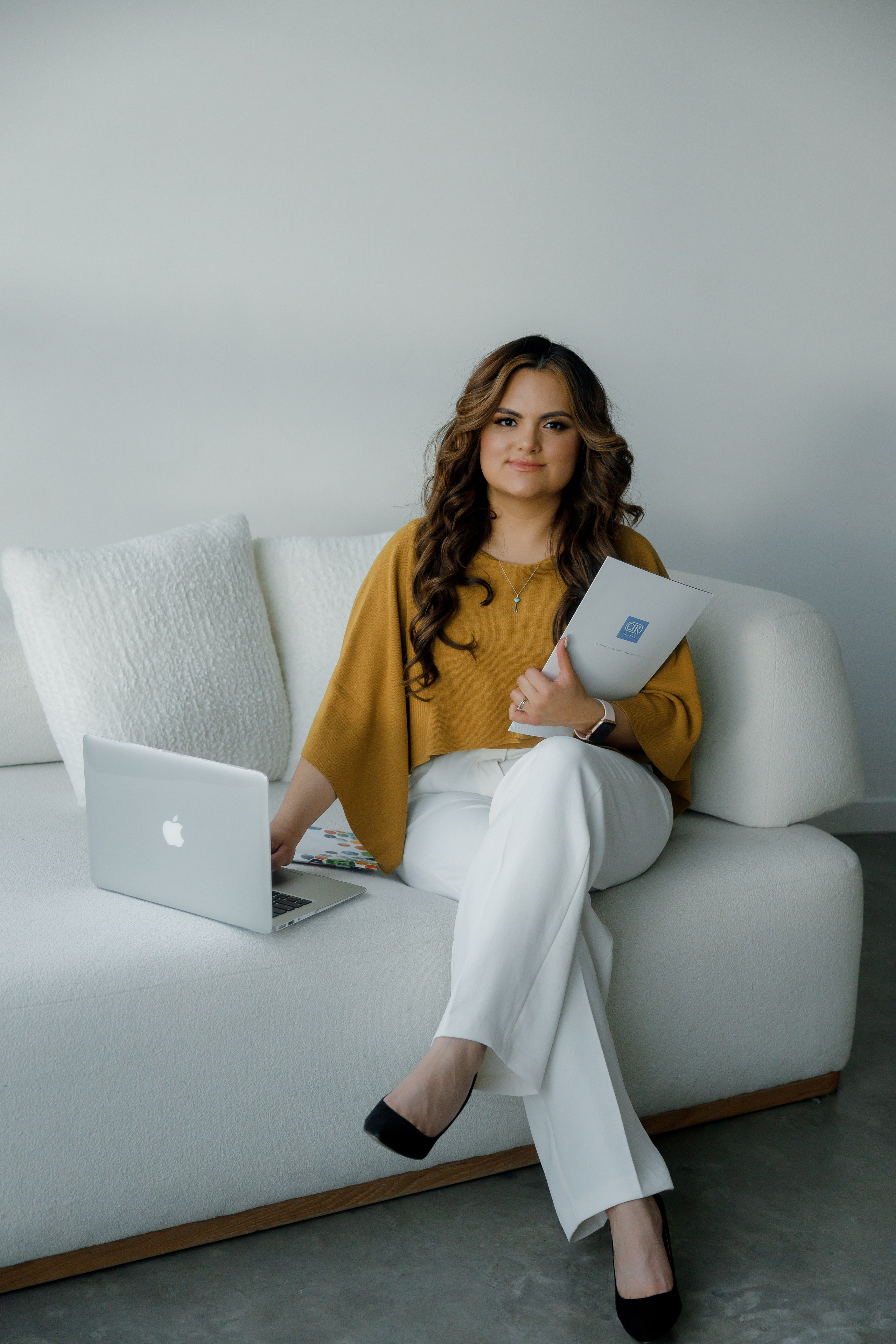 Real Estate Agent. Photographer Elvira Hryshchenko
