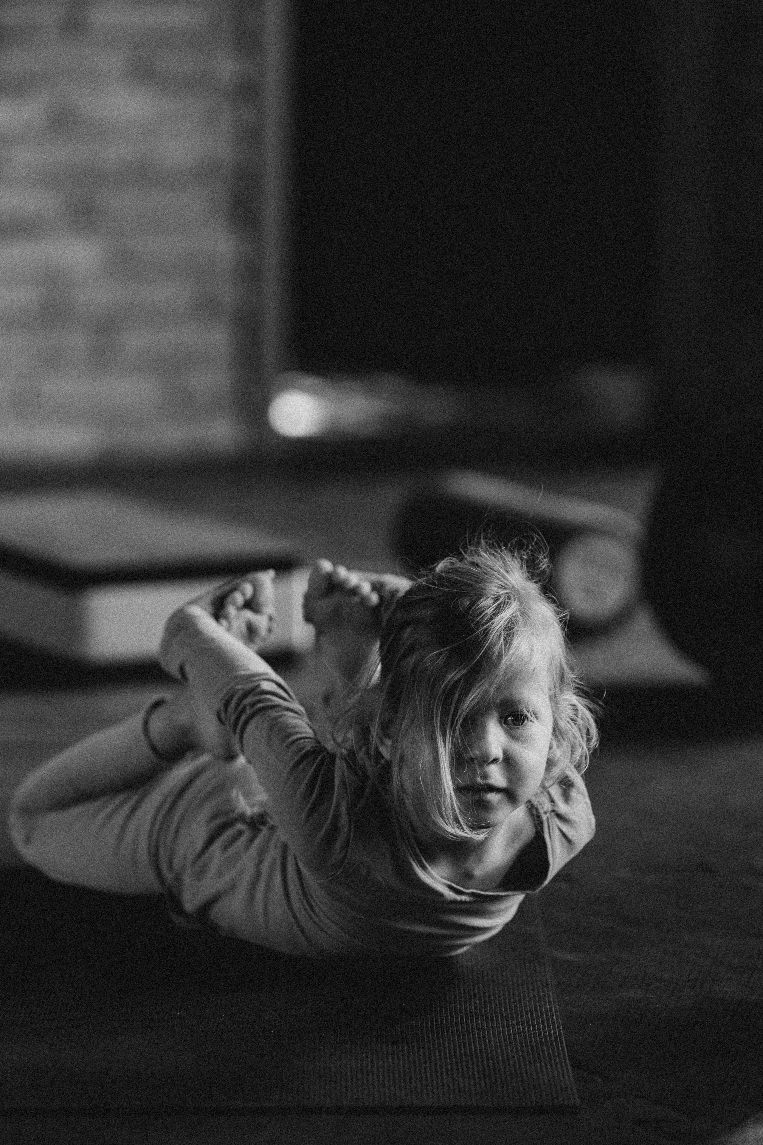 Yoga Kids. Fotografa documental de familia e nascimento em Florianópolis SC Daria Ermolaev