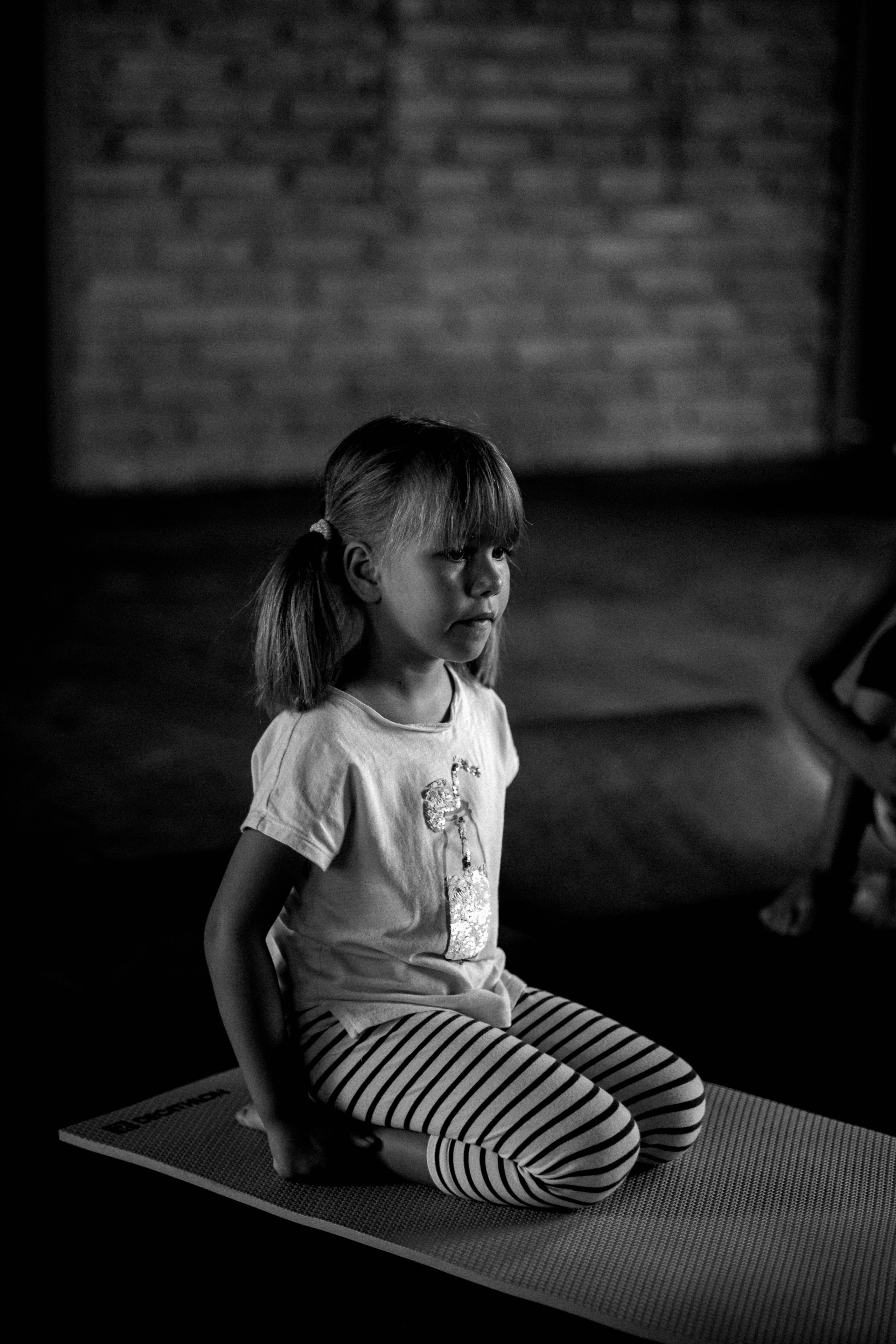 Yoga Kids. Fotografa documental de familia e nascimento em Florianópolis SC Daria Ermolaev