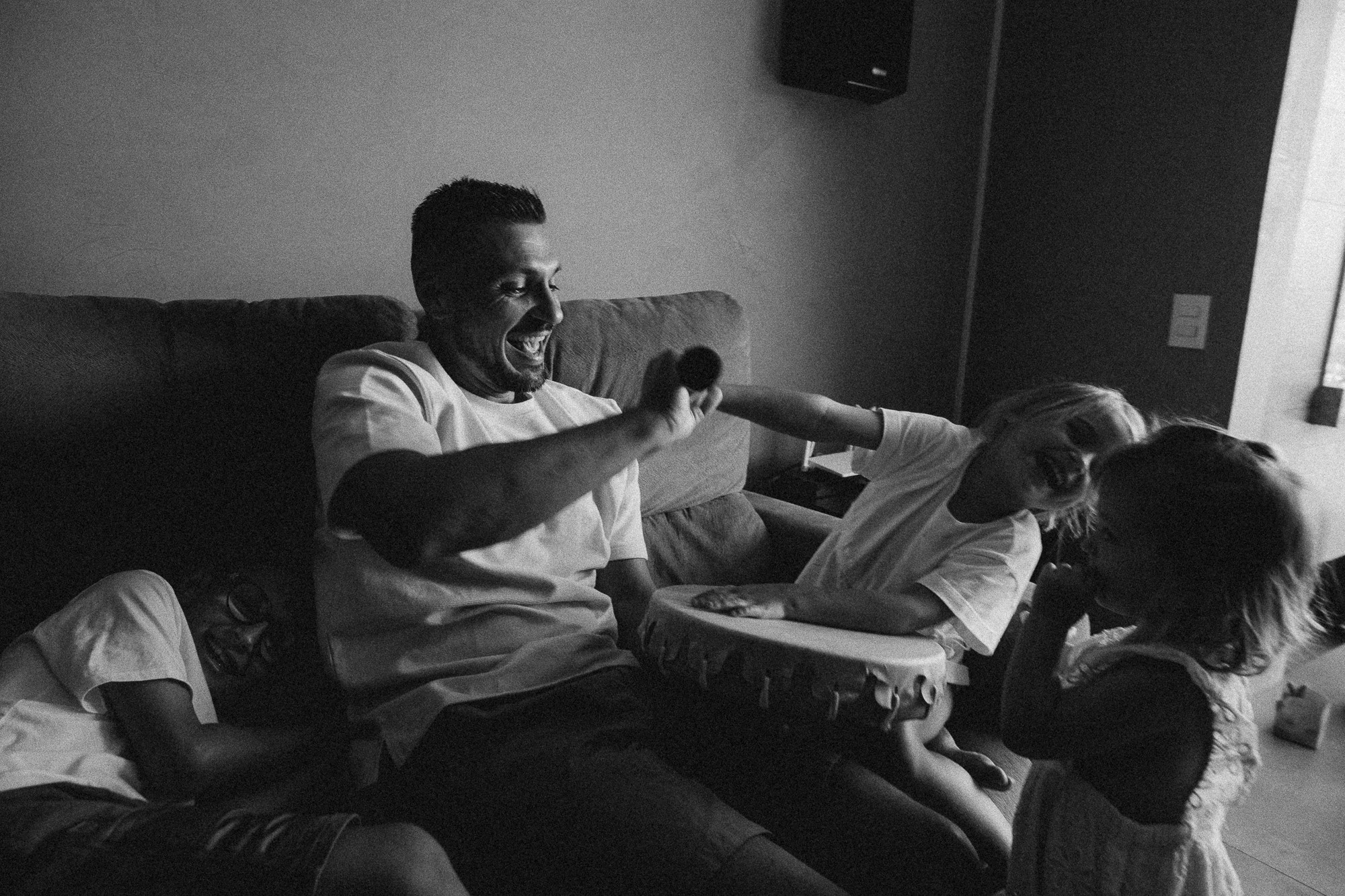 Shine Family. Fotografa documental de familia e nascimento em Florianópolis SC Daria Ermolaev