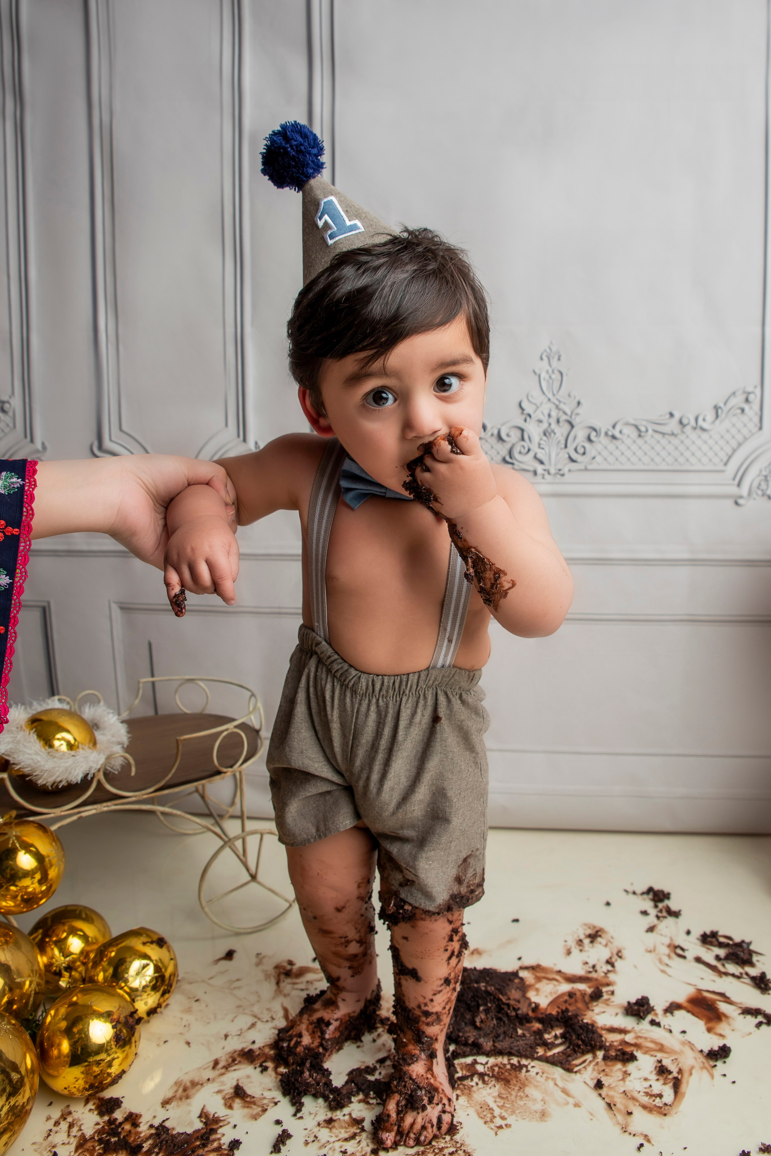 Cake Smash. Lifestyle and Family Photographer Faryal Saeed