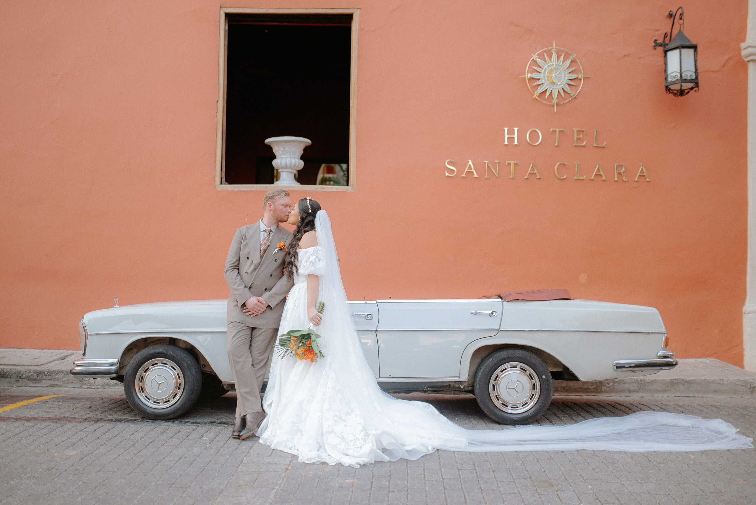 Cindy + Garrett | Destination Wedding Photos in Cartagena 2025 – César Vanegas Photography. César Vanegas Photography | Wedding & Travel Photographer | Cartagena, Colombia