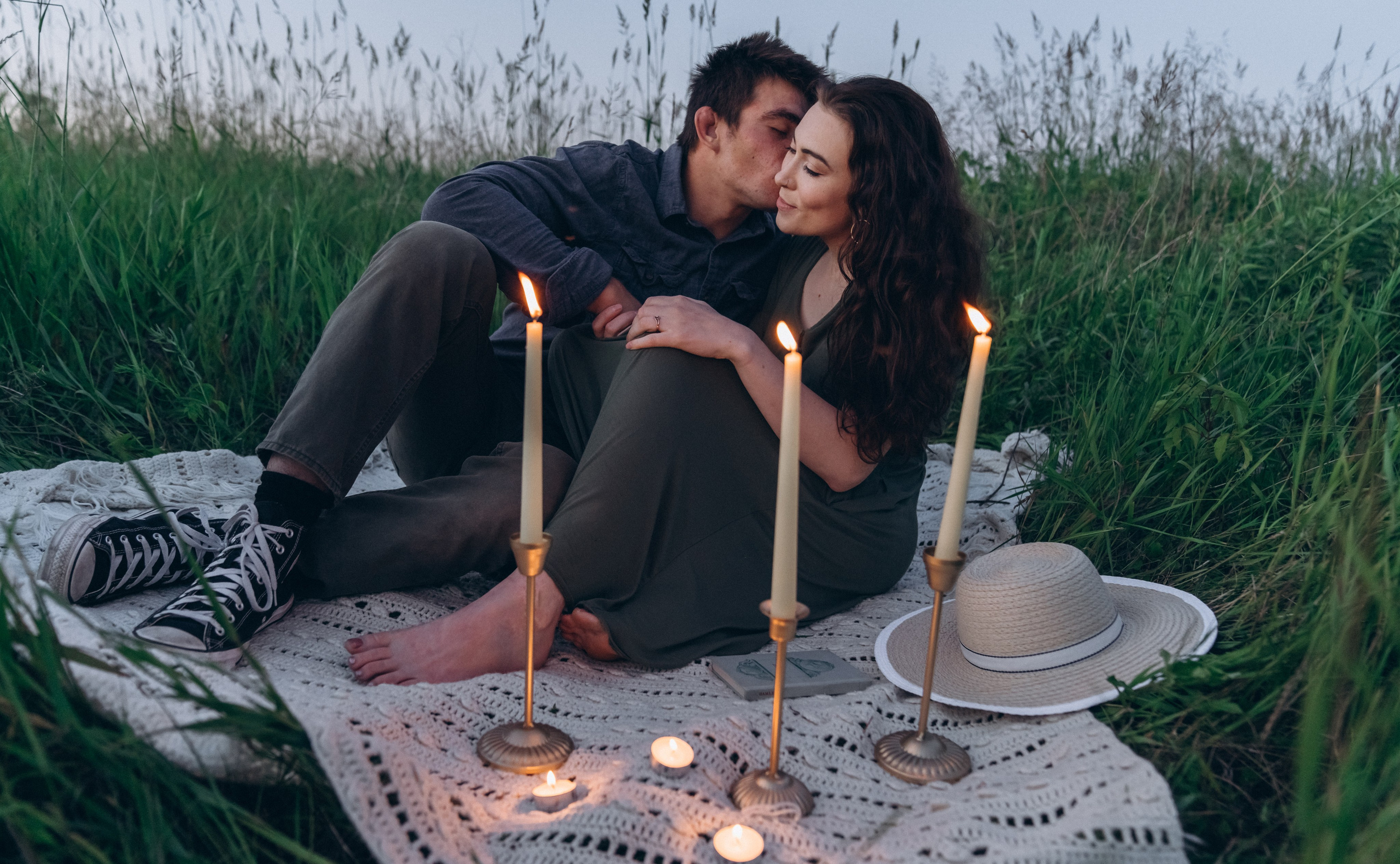 Jesslyn and Aaron love story. Photographer Viktoriia Skavronskaya