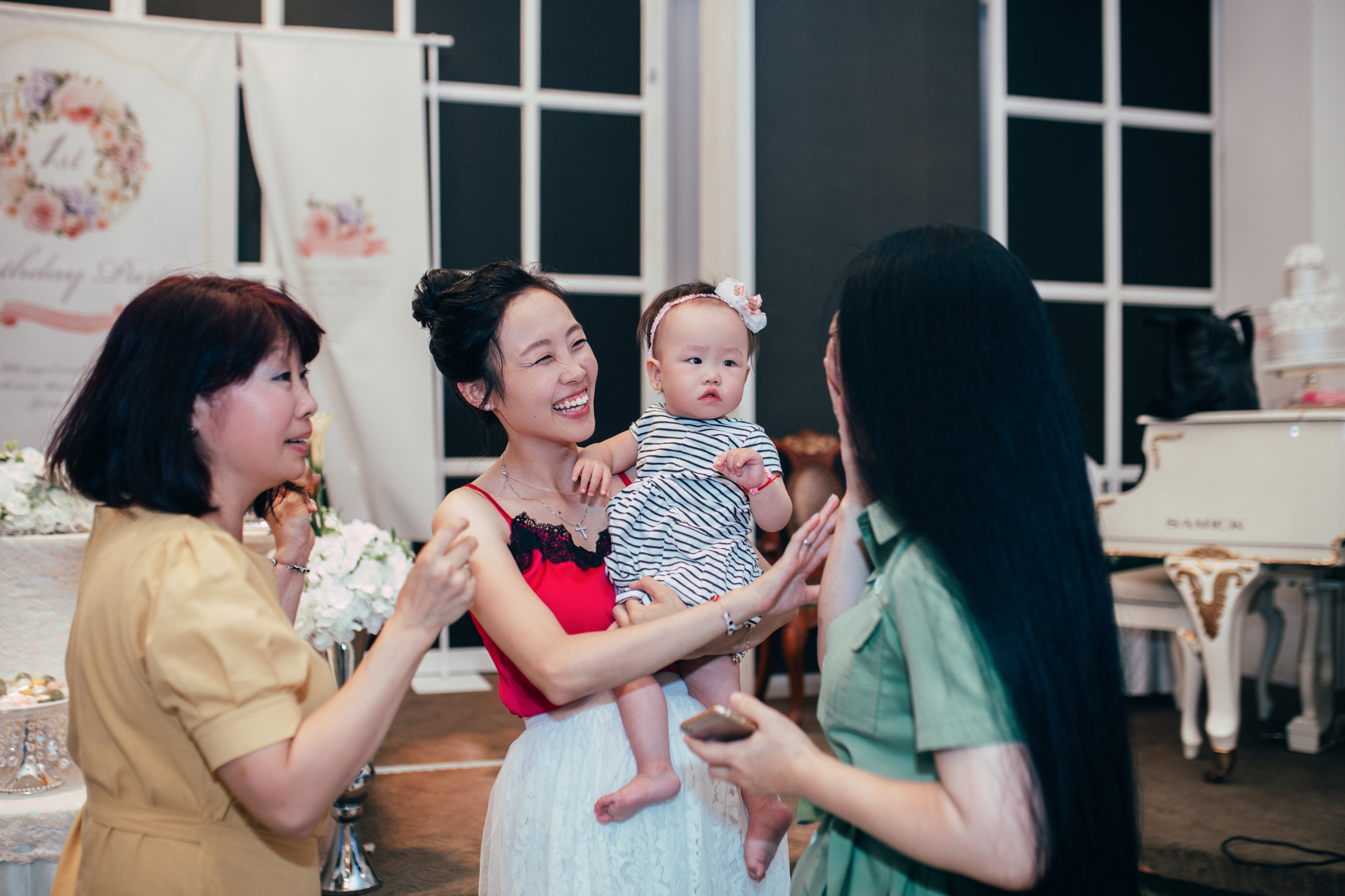 Alina — 1 year. Portrait photographer in South Korea Olga Lian