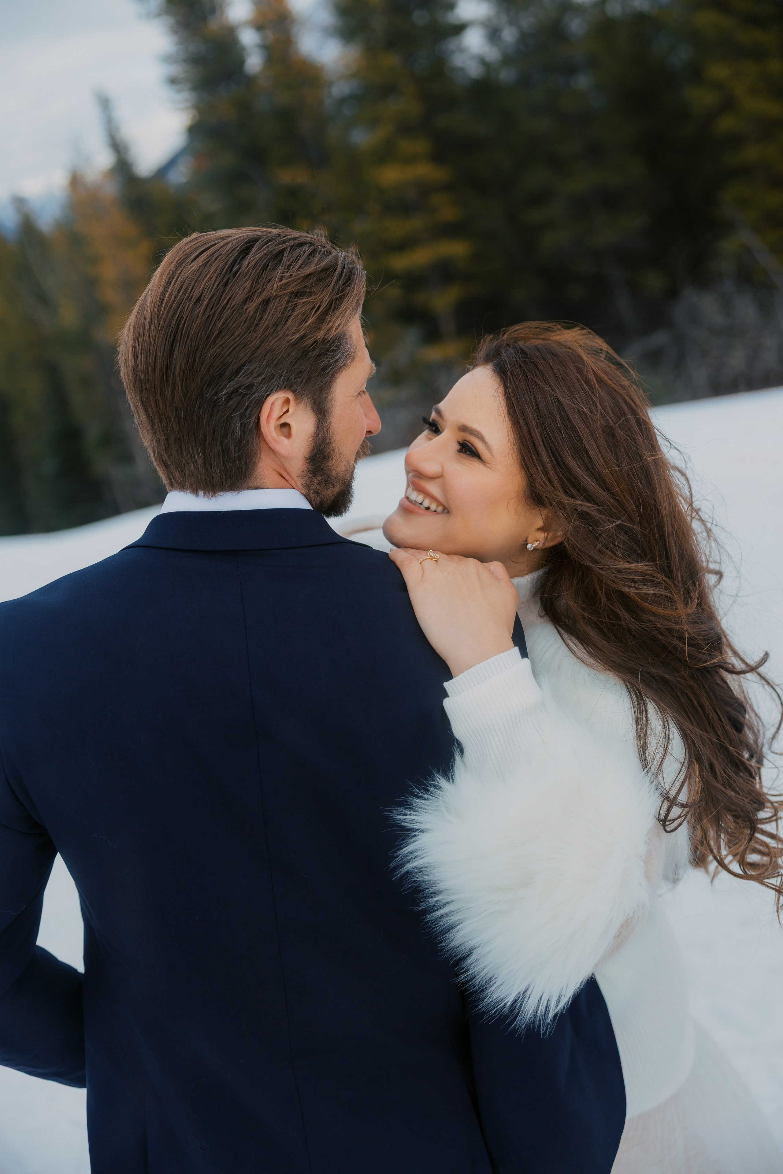 Ski engagement session. Photographer Elvira Hryshchenko