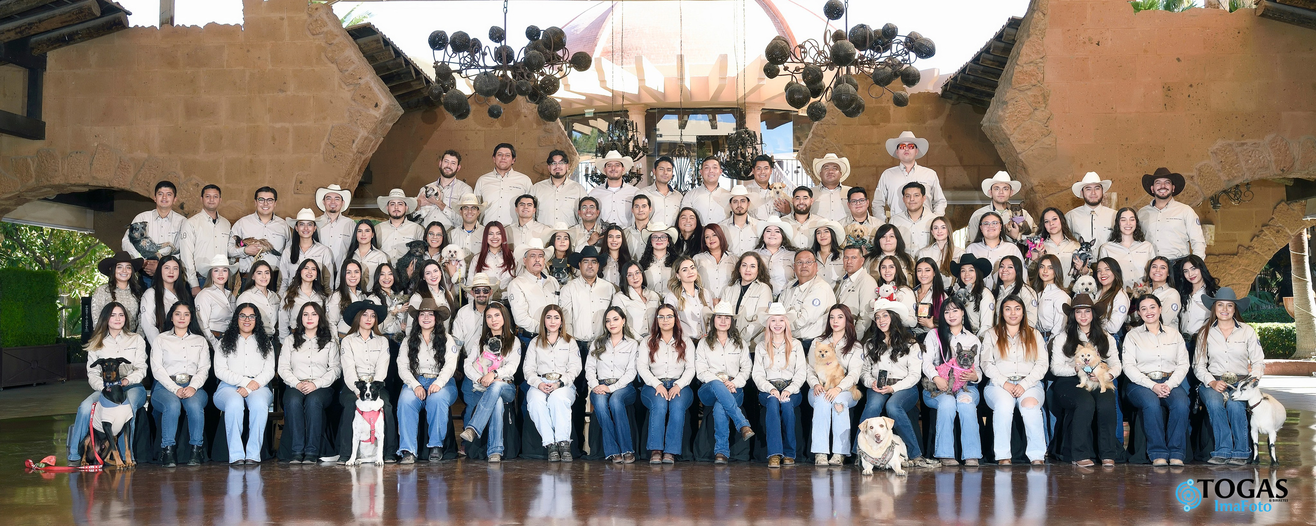 Fotos Grupales de la UACJ. TOGAS IMAFOTO