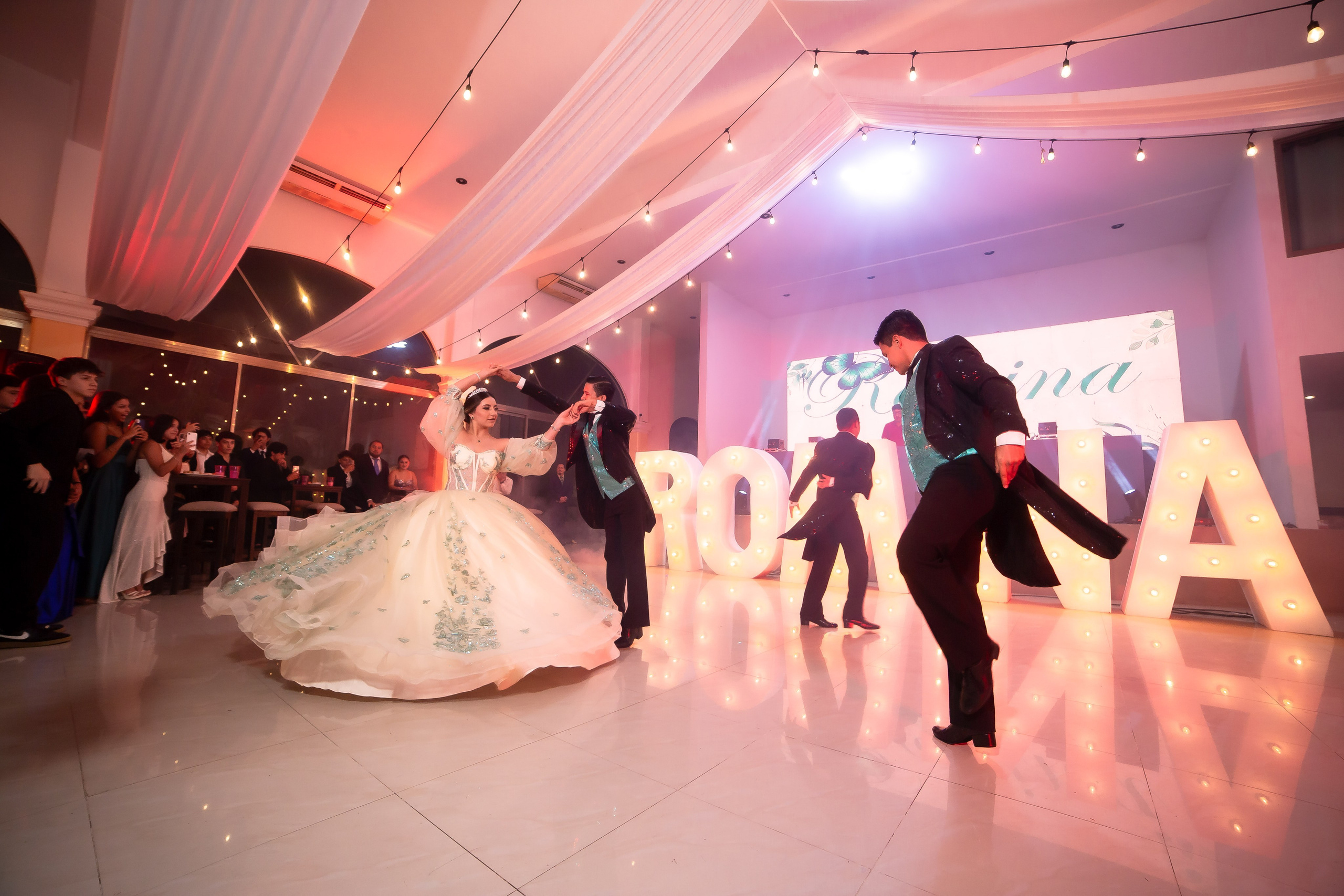 XV AÑOS ROMINA. Simón Enríquez Studio