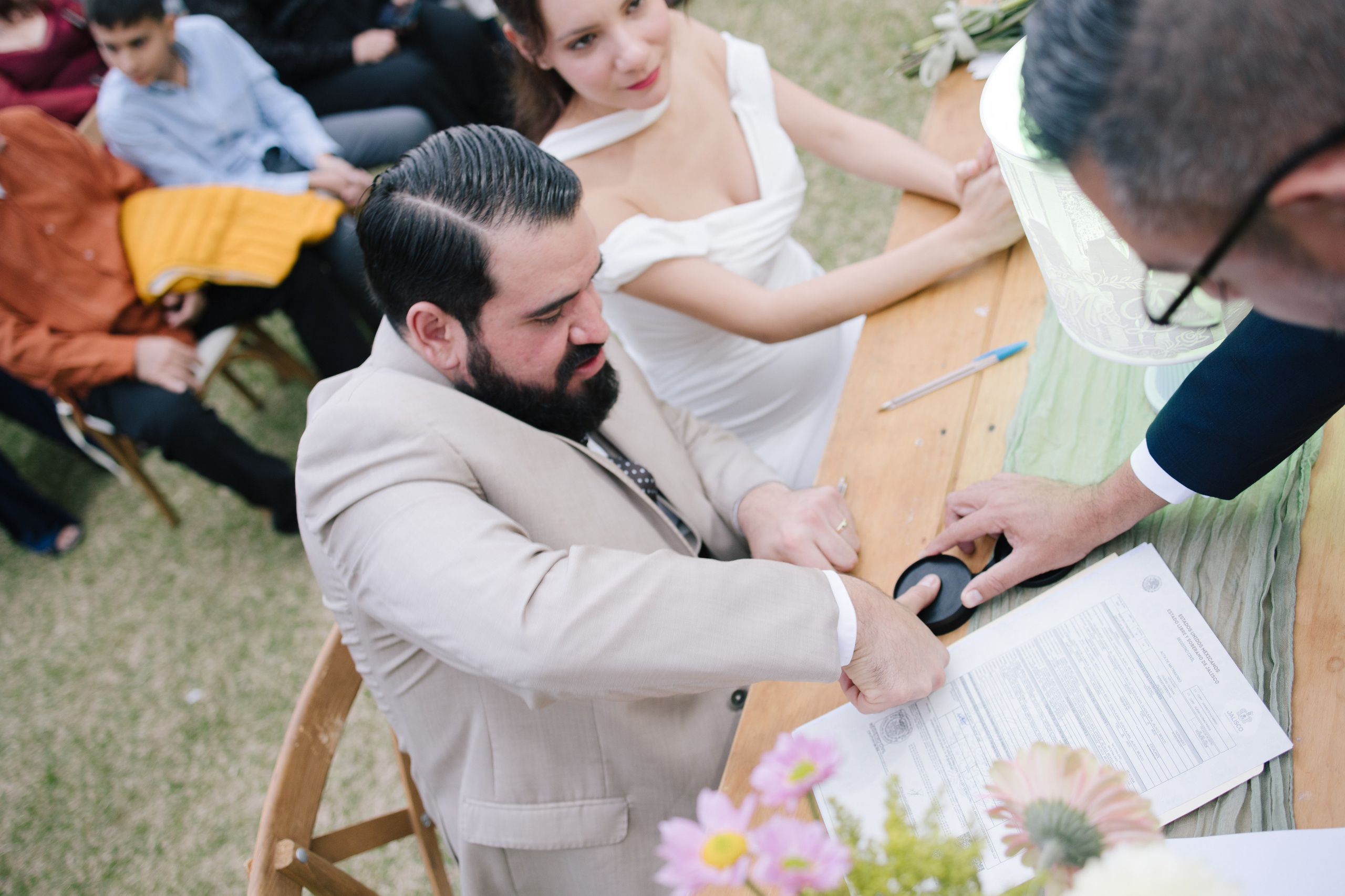 Civil. Wedding Photographer Ruth Preciado