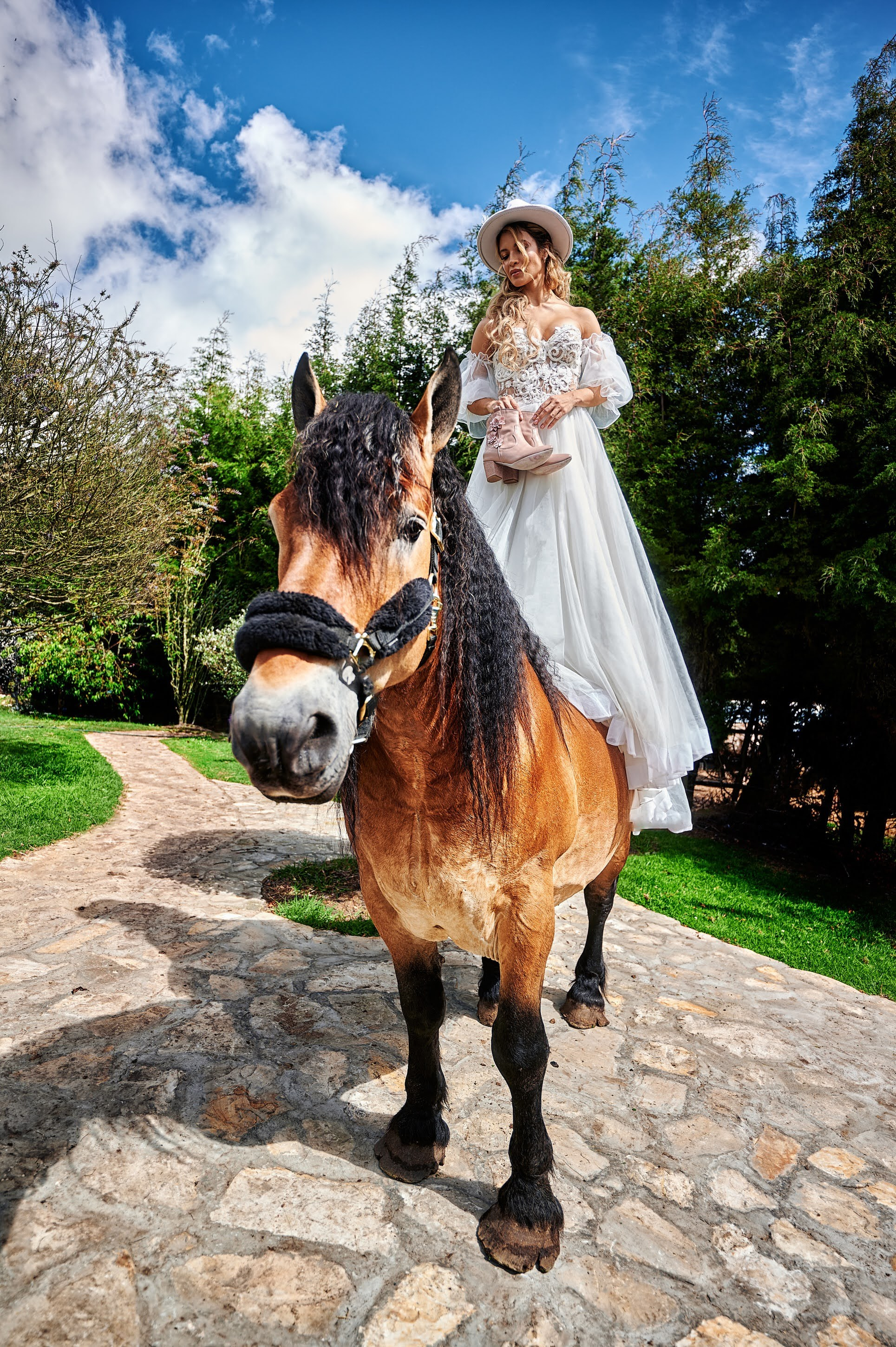Fotos con caballos para Quiceaños. Wedding Photography & Videography by ZZ Hendrick | Capturing Your Love Story in Colombia & USA