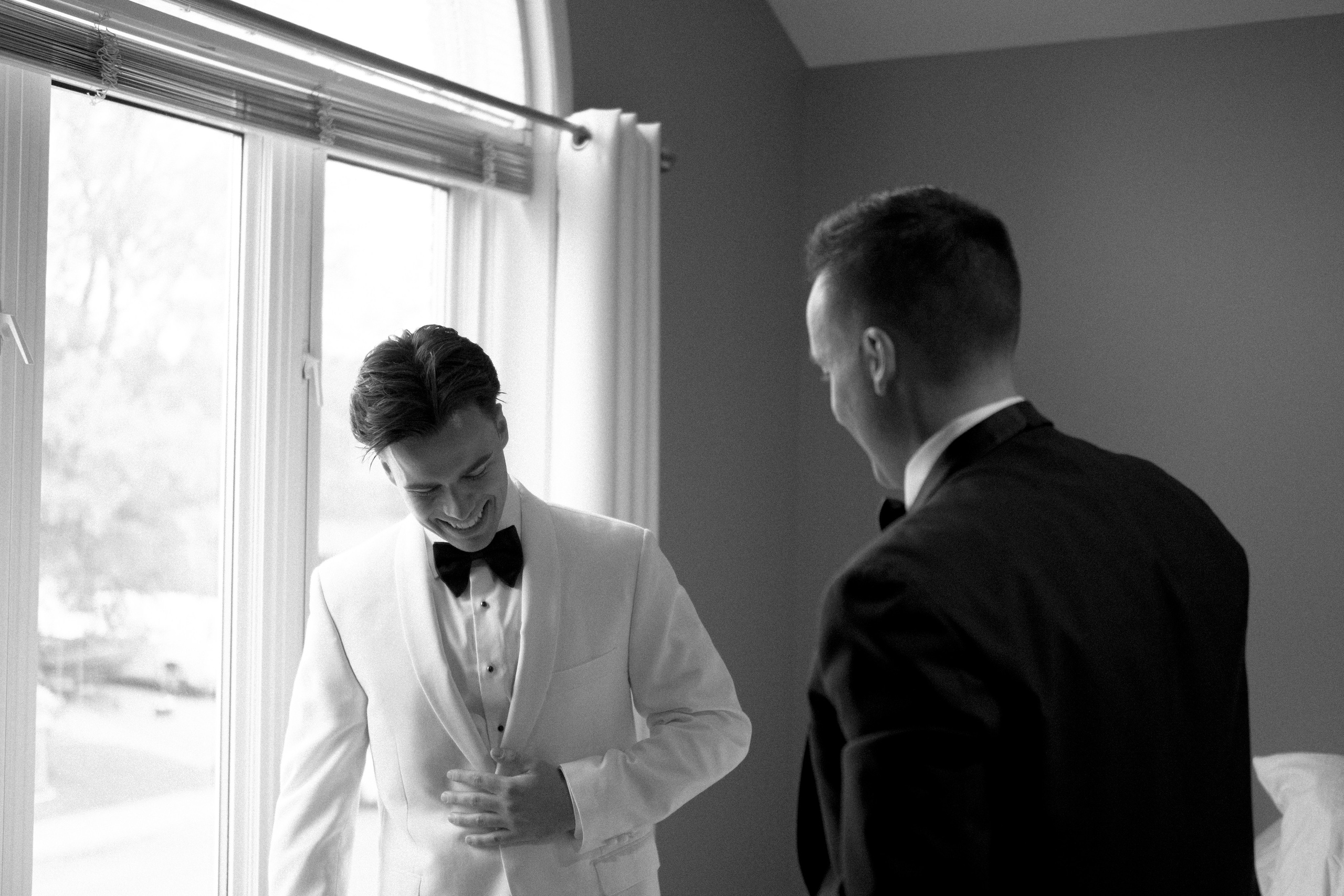 Wedding of Cassandra and Loïc in Beaconsfield, Montreal. Montreal Wedding Photographer — Muriel Oe Photo