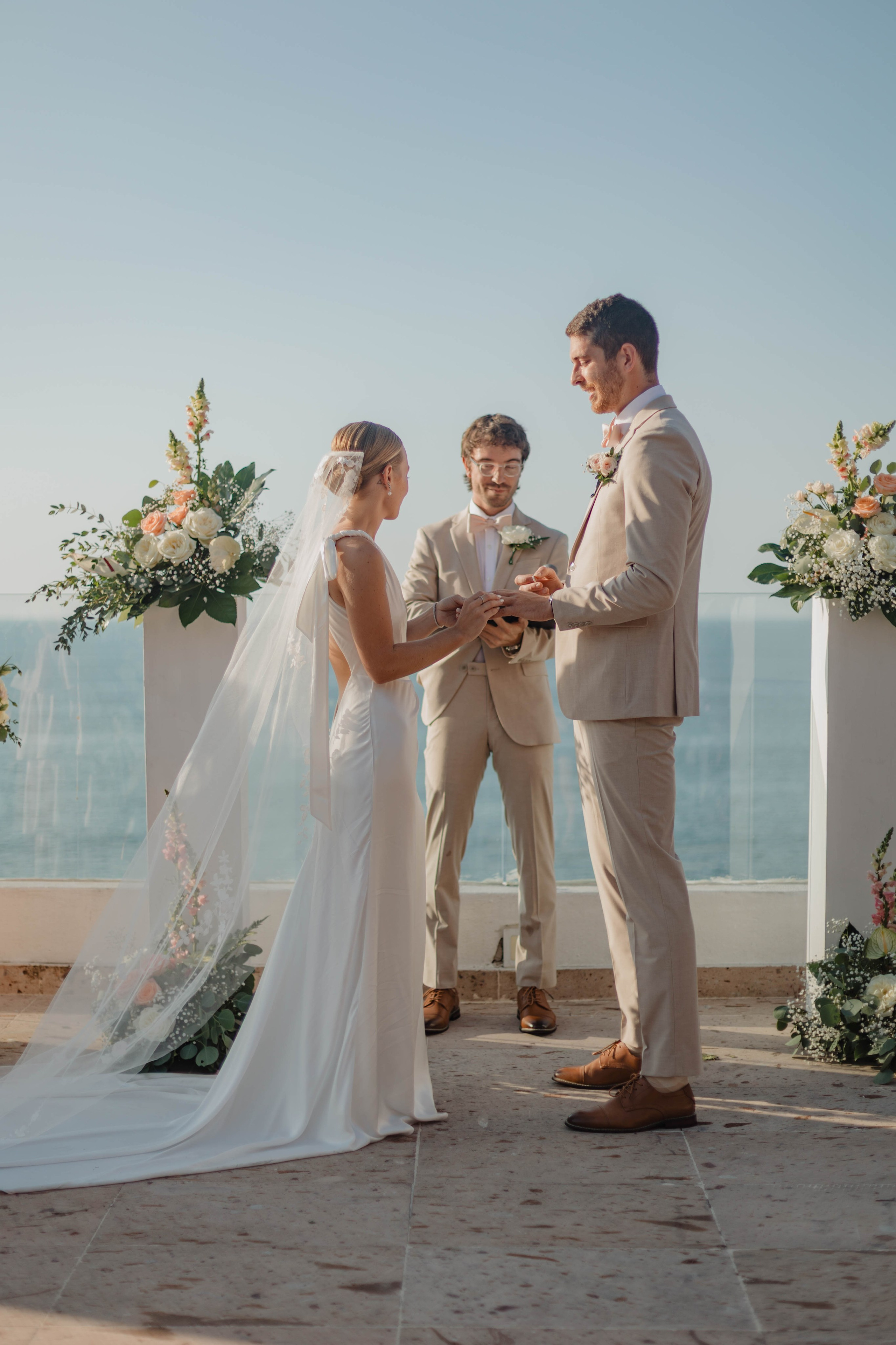 A Wedding at Casa Azul Profundo: Timeless Vows in Puerto Vallarta. Fotógrafo de Bodas en Puerto Vallarta y Riviera Nayarit | VL photo & film
