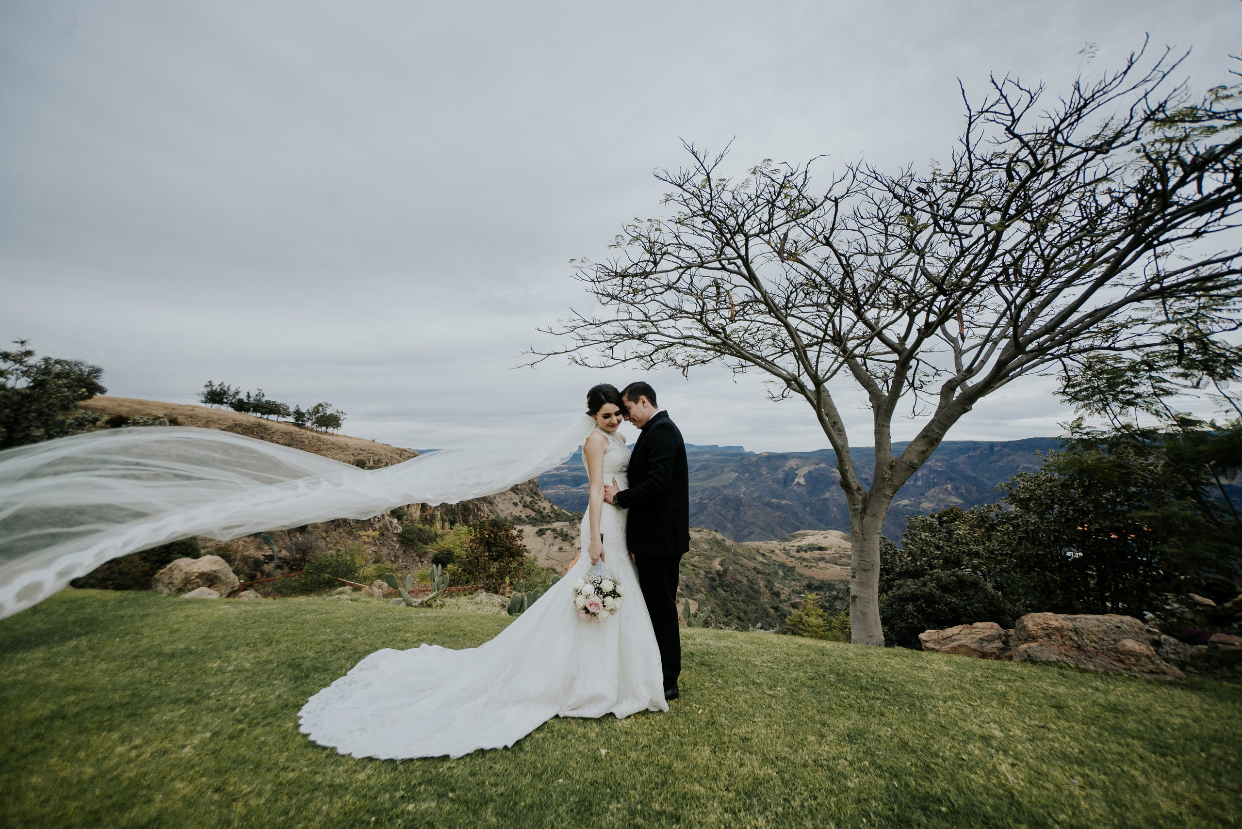 FOTOS DE BODA. Abraham Linares Fotógrafo y Videografo de Bodas en Guadalajara