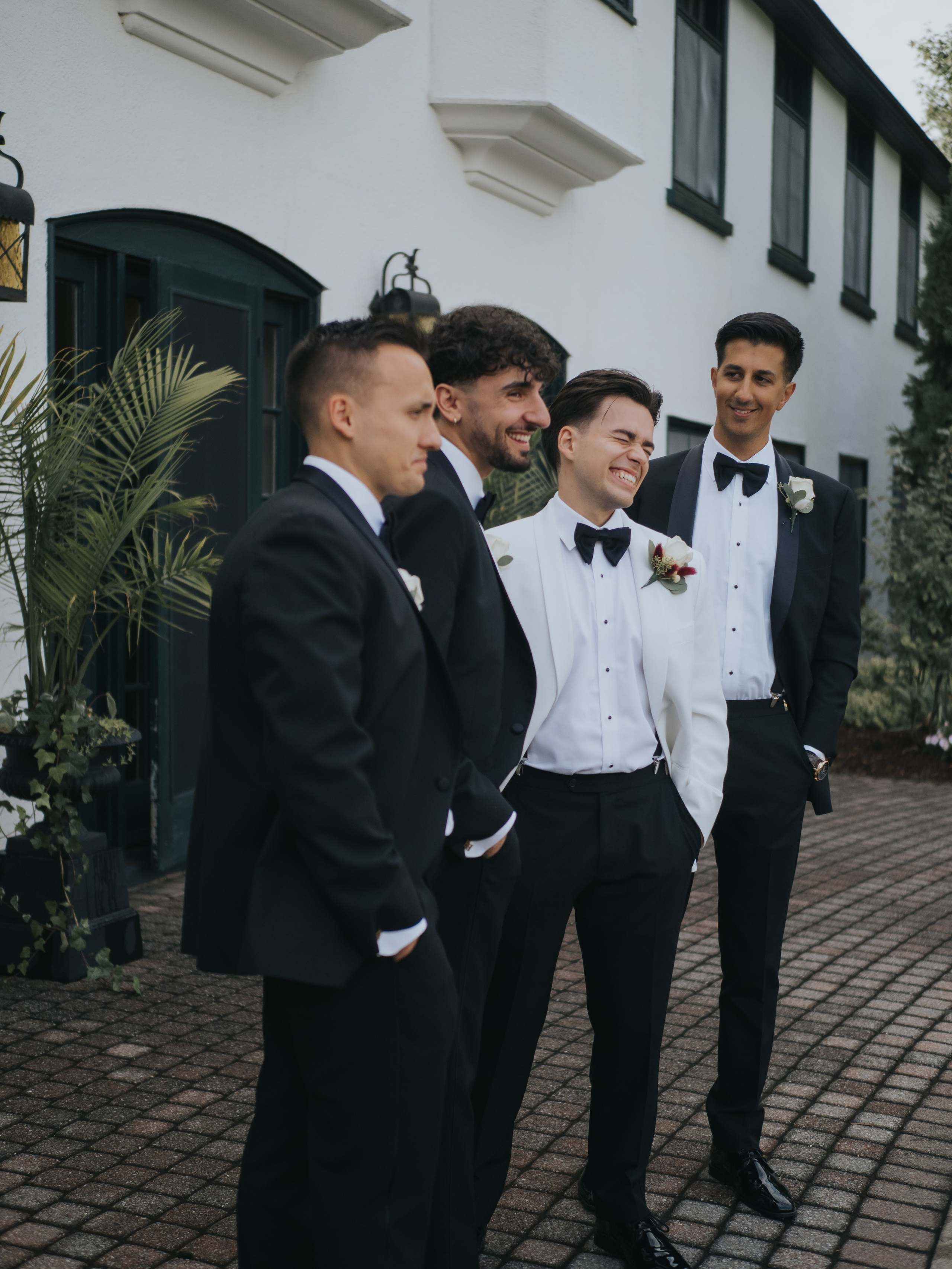 Wedding of Cassandra and Loïc in Beaconsfield, Montreal. Montreal Wedding Photographer — Muriel Oe Photo