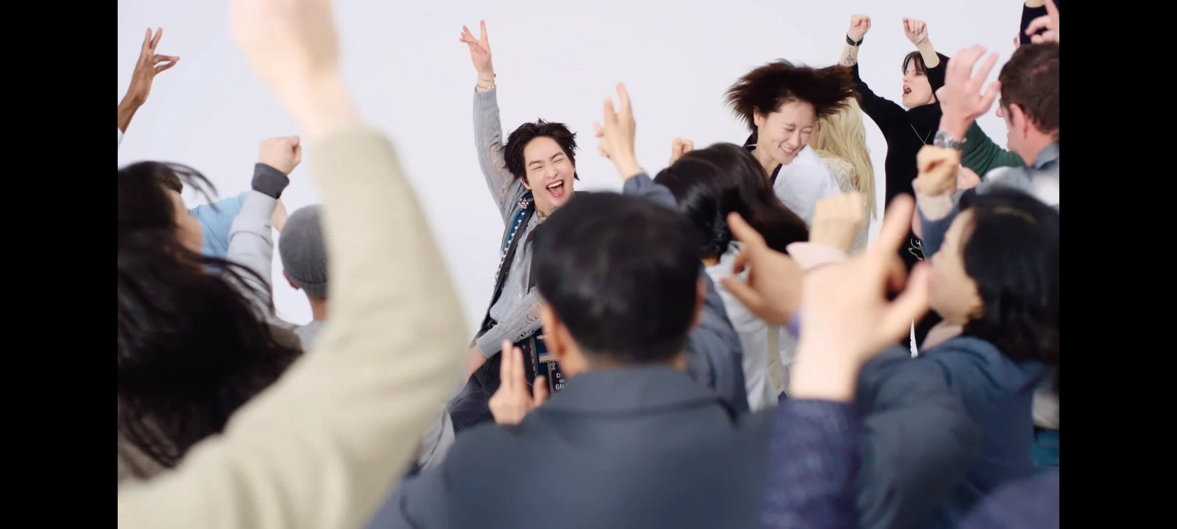 K-POP IDOL SOLO MV ONEW “ANIMALS” — extra, 18/03/2025. Photographer in Seoul Dobrokvashina Natalya