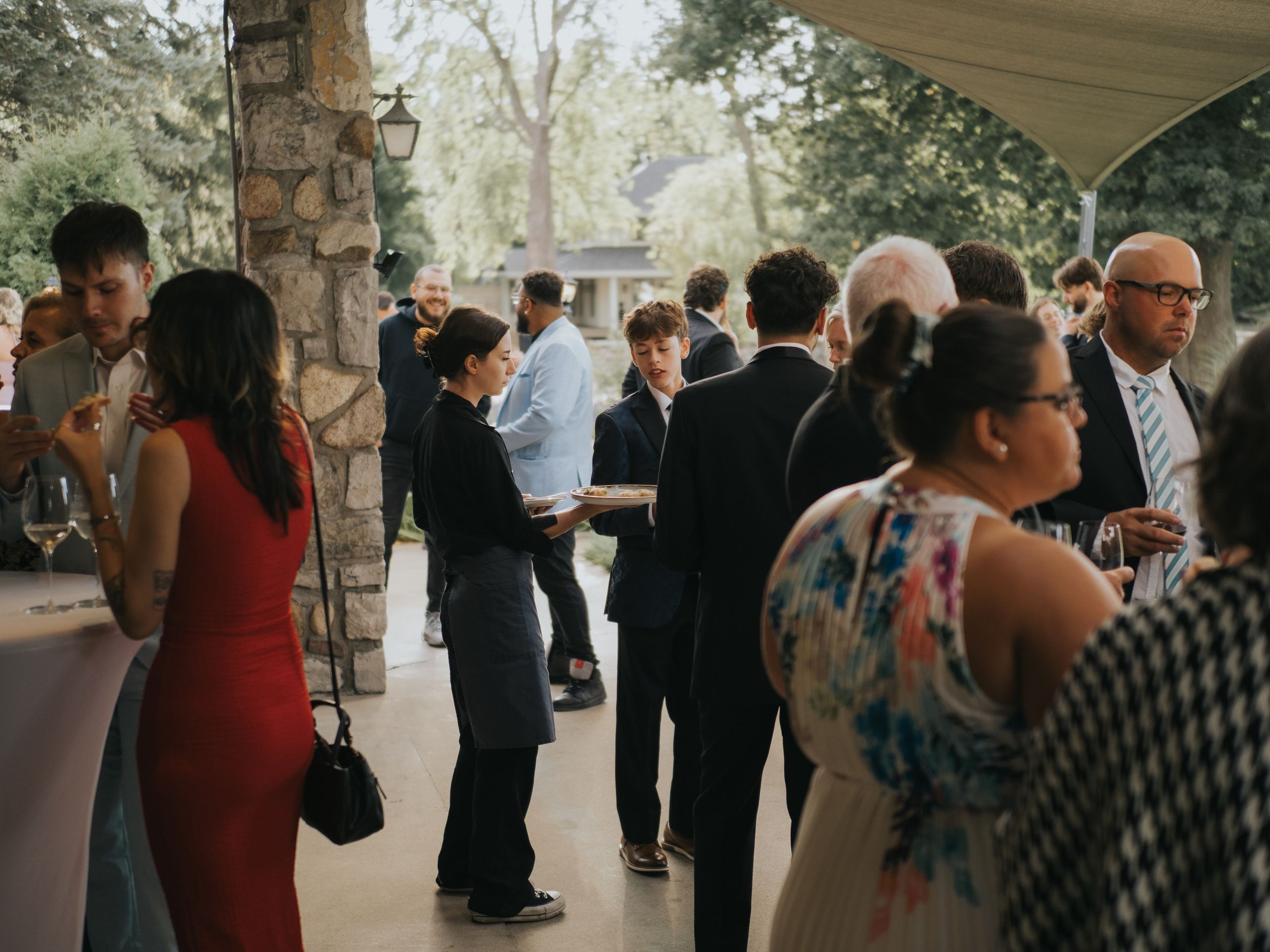 Wedding of Cassandra and Loïc in Beaconsfield, Montreal. Montreal Wedding Photographer — Muriel Oe Photo