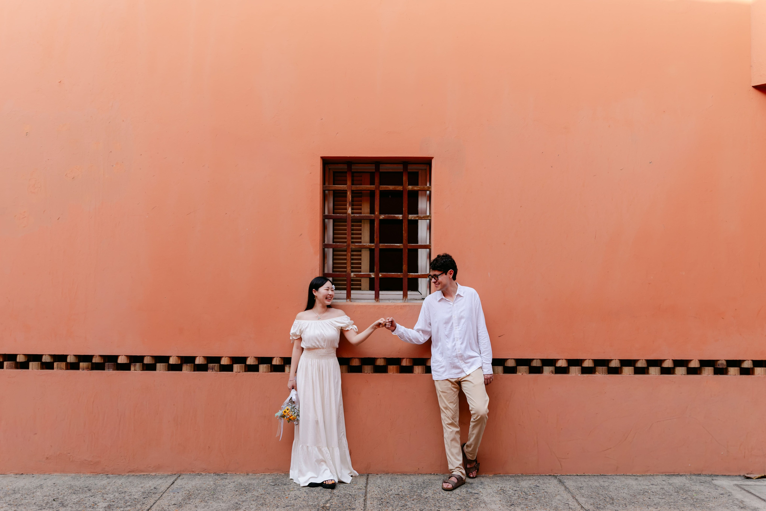 Preboda destino en Cartagena | Sesión romántica Colombia – Japón. Fotógrafos de bodas en Barranquilla, Cartagena y Santa Marta | BanderArt
