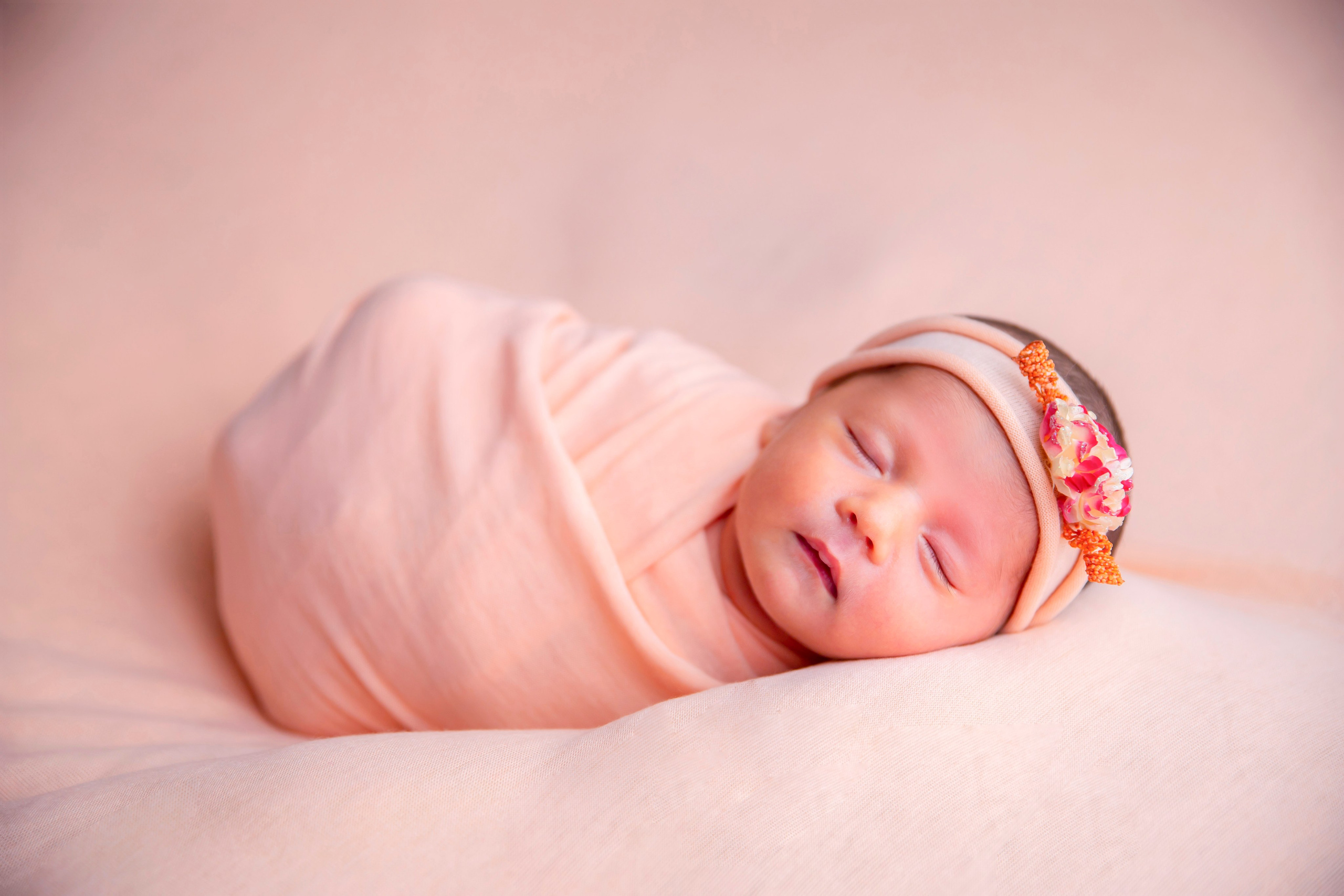 Newborns. Lifestyle and Family Photographer Faryal Saeed
