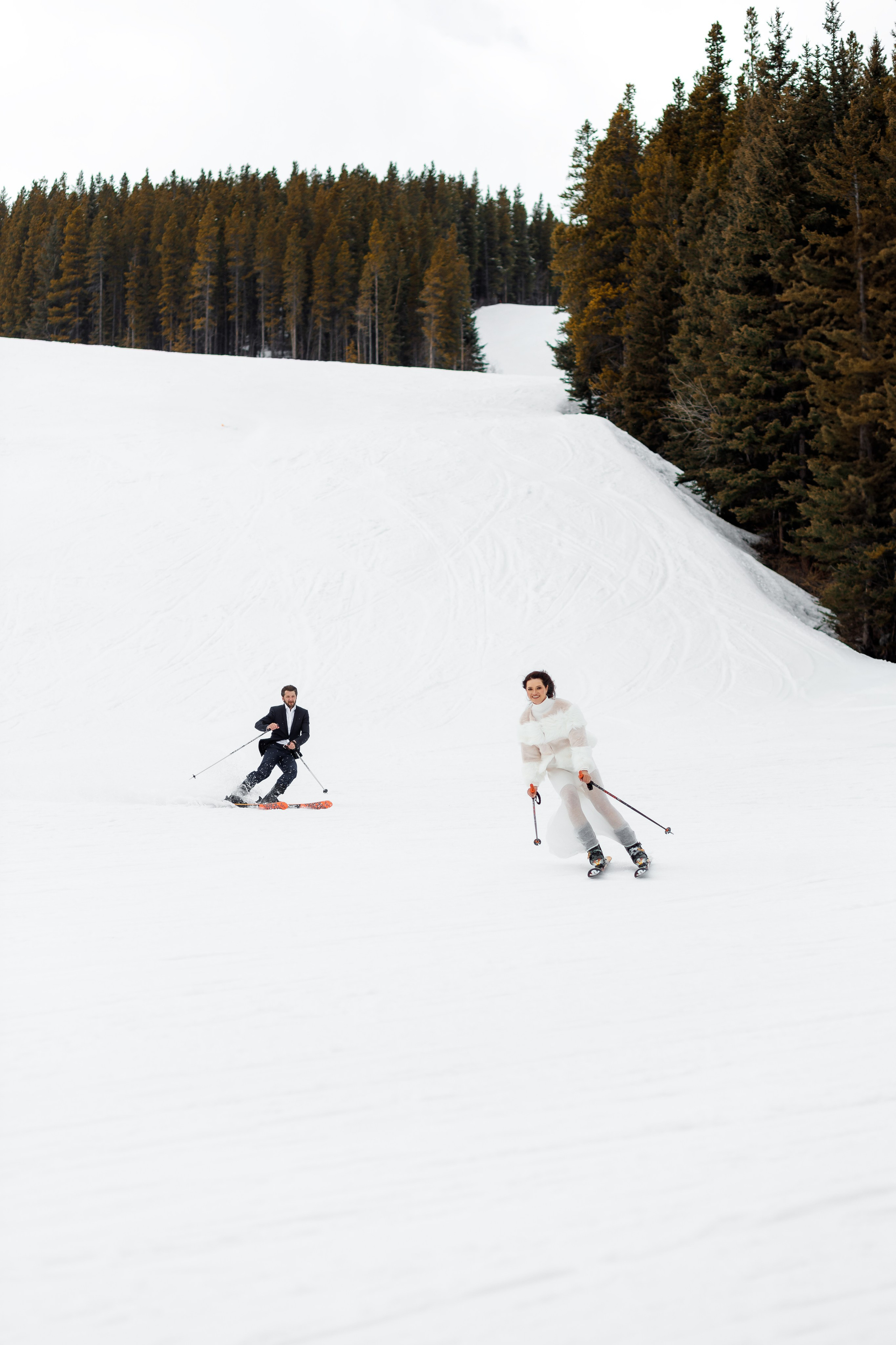 Ski engagement session. Photographer Elvira Hryshchenko