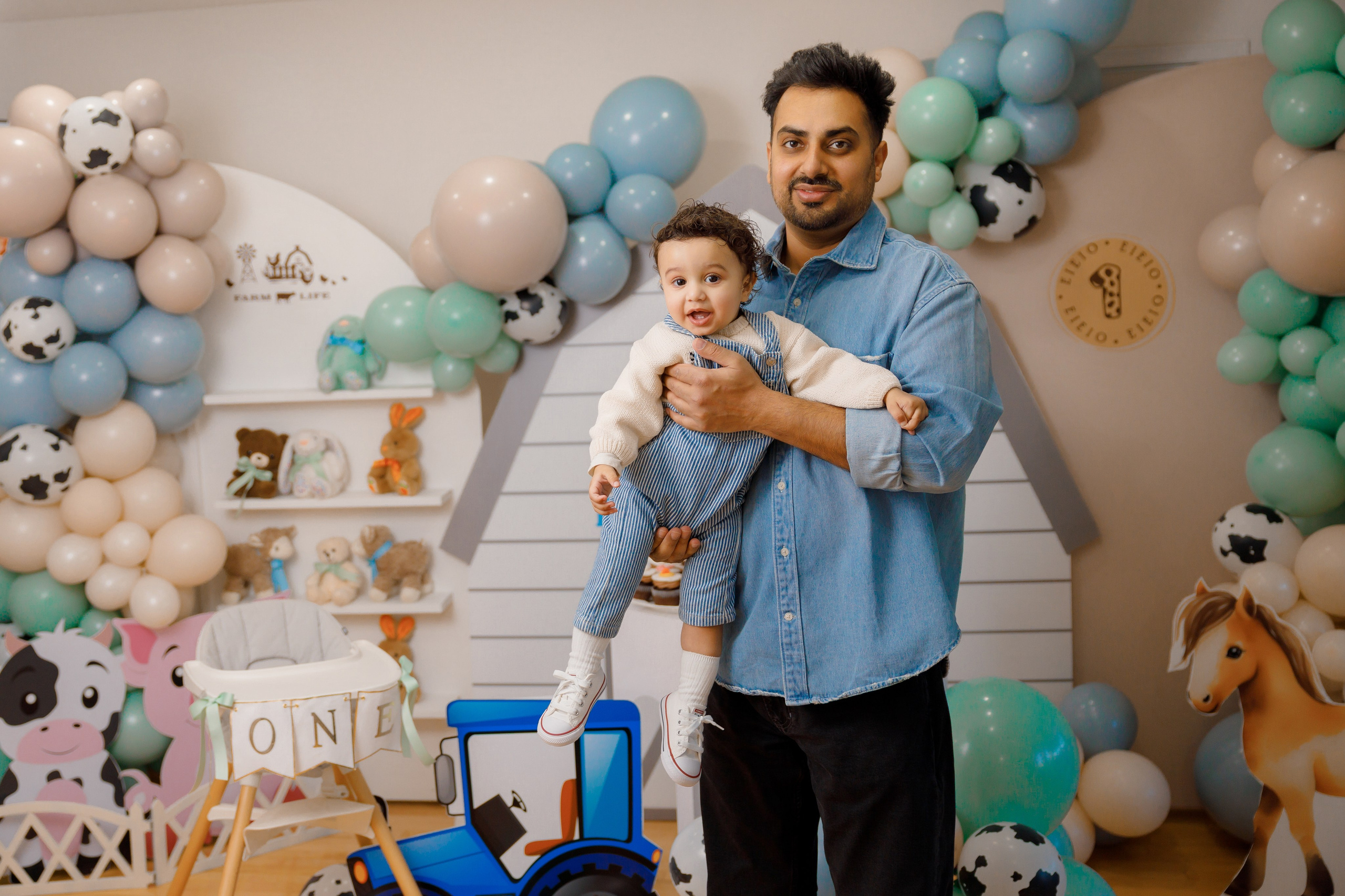 Fateh’s 1st birthday. Photographer Elvira Hryshchenko