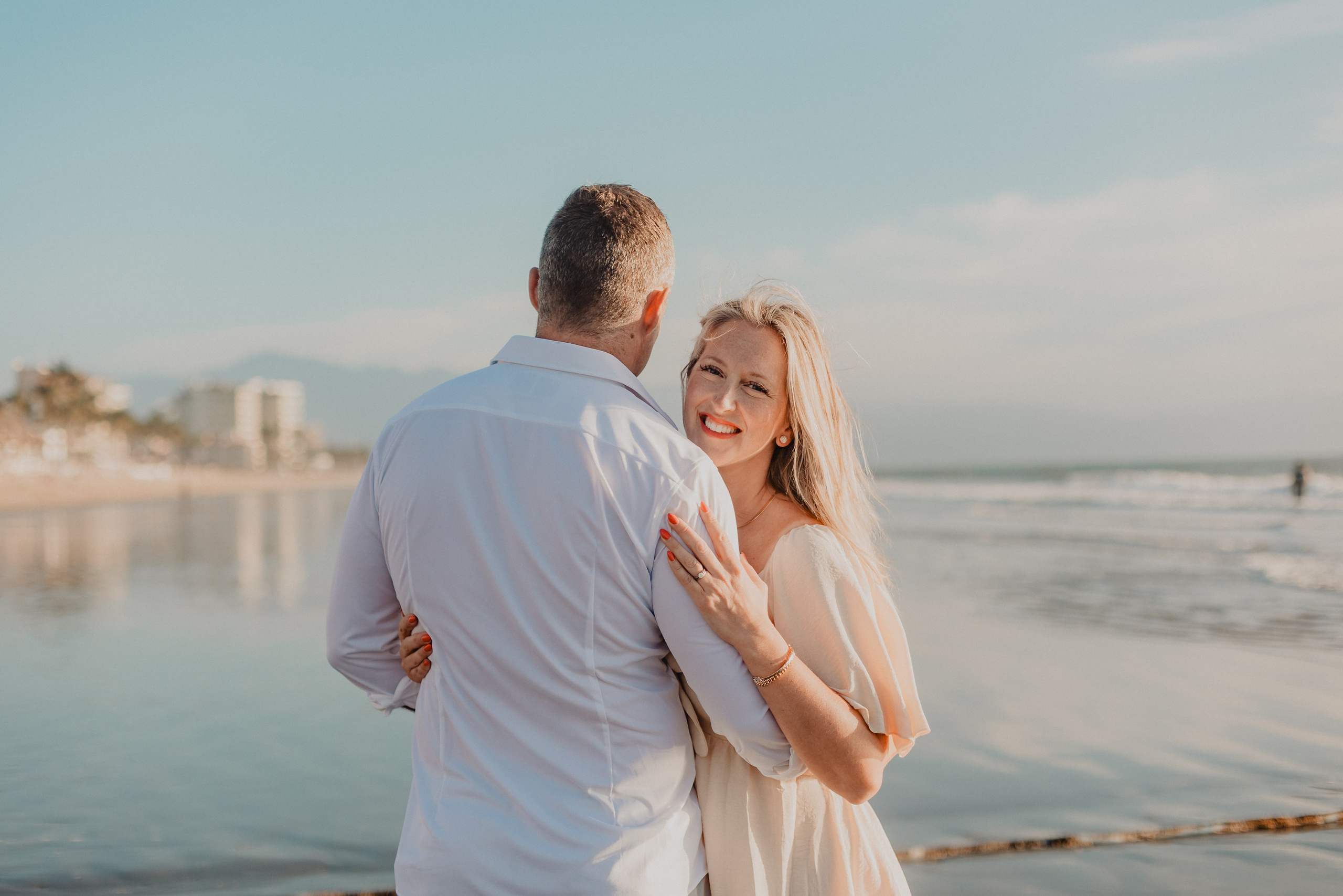Laughter, Sand, and Sea: A Family Session in Nuevo Vallarta. Fotógrafo de Bodas en Puerto Vallarta y Riviera Nayarit | VL photo & film