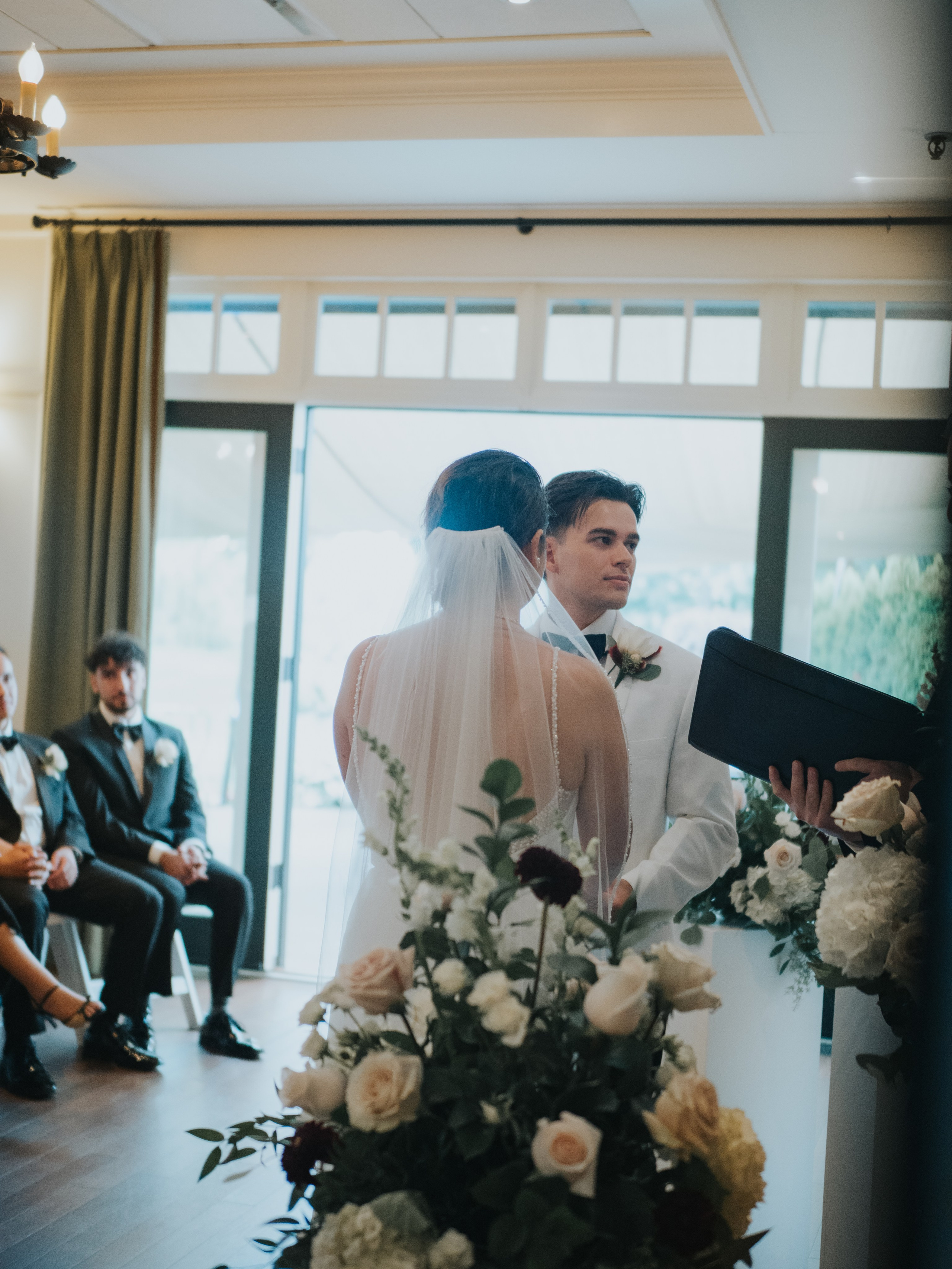 Wedding of Cassandra and Loïc in Beaconsfield, Montreal. Montreal Wedding Photographer — Muriel Oe Photo