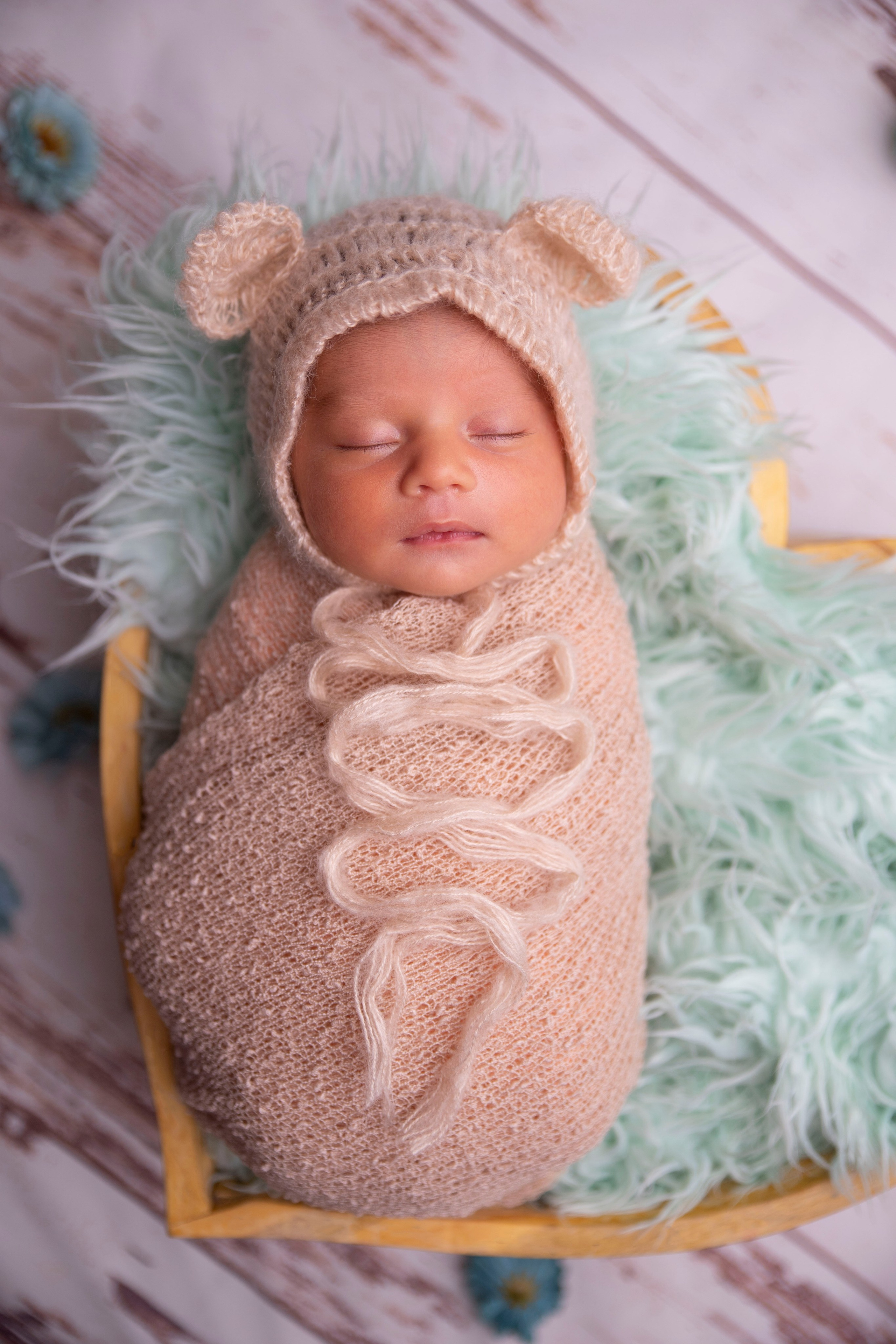 Newborns. Lifestyle and Family Photographer Faryal Saeed