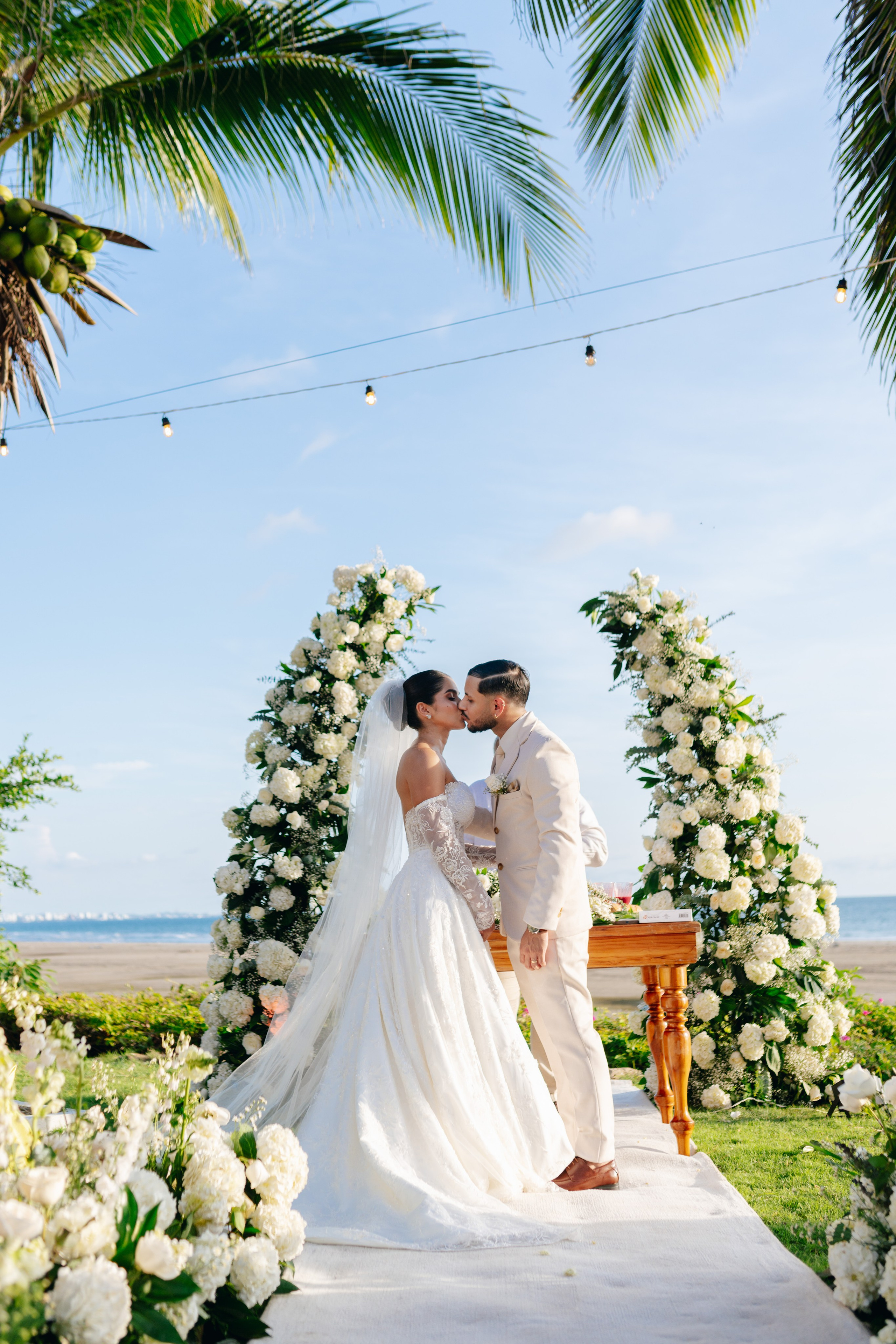Boda en playa Cartagena | Gaby & Juan. Fotógrafo profesional de Bodas Documental en Barranquilla, Cartagena y Santa Marta | Morada Photography