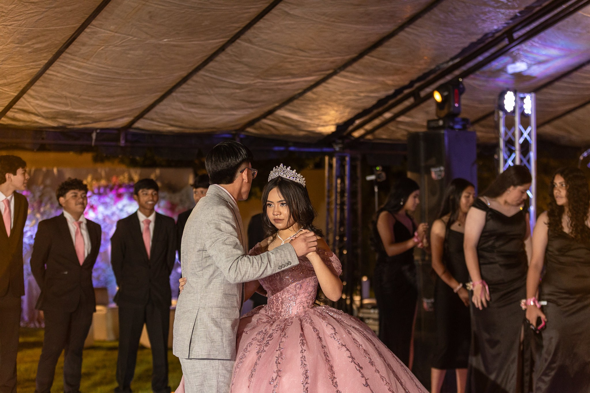 Ángela XV — Más que una celebración, una historia para contar. Lg Fotografia