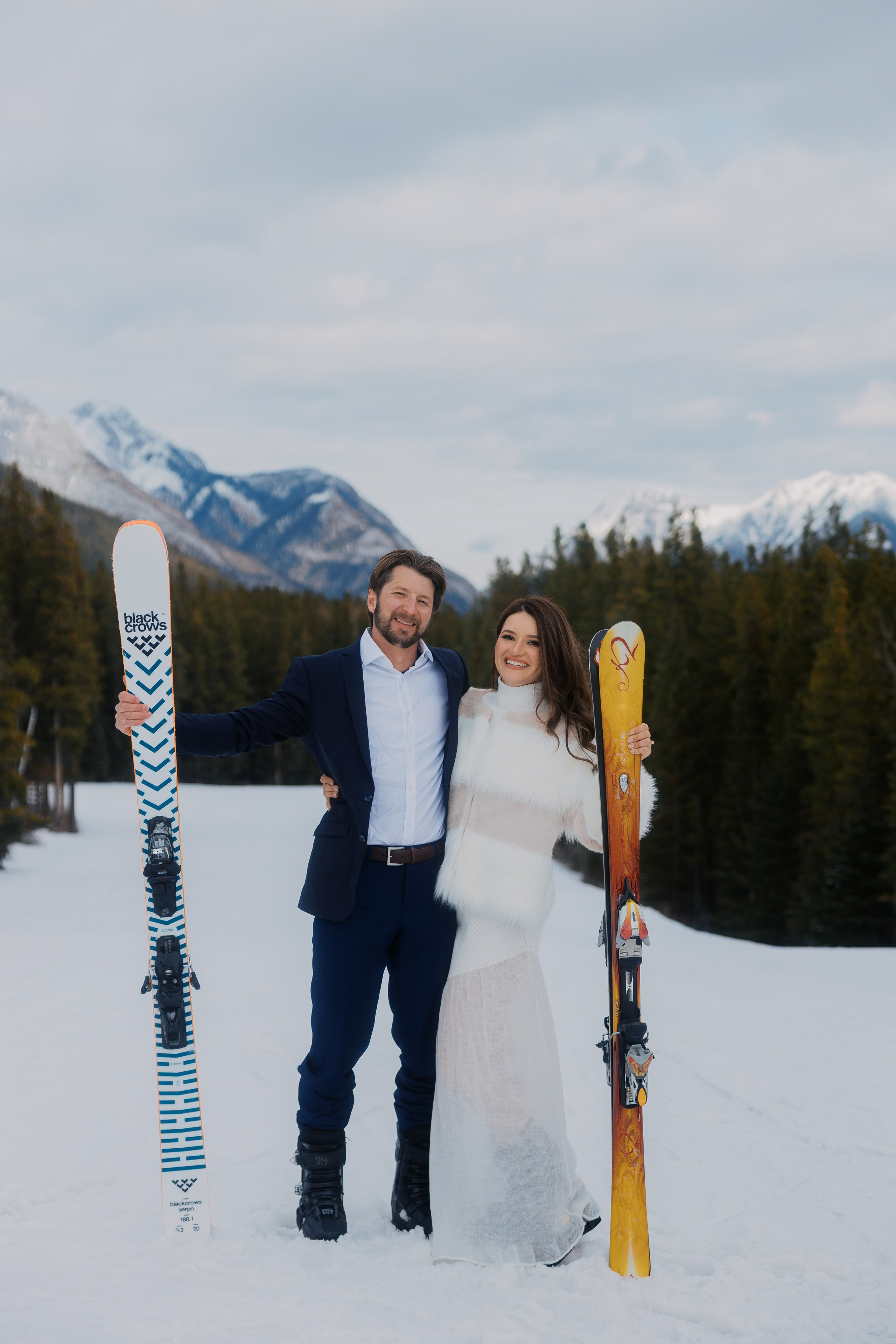 Ski engagement session. Photographer Elvira Hryshchenko