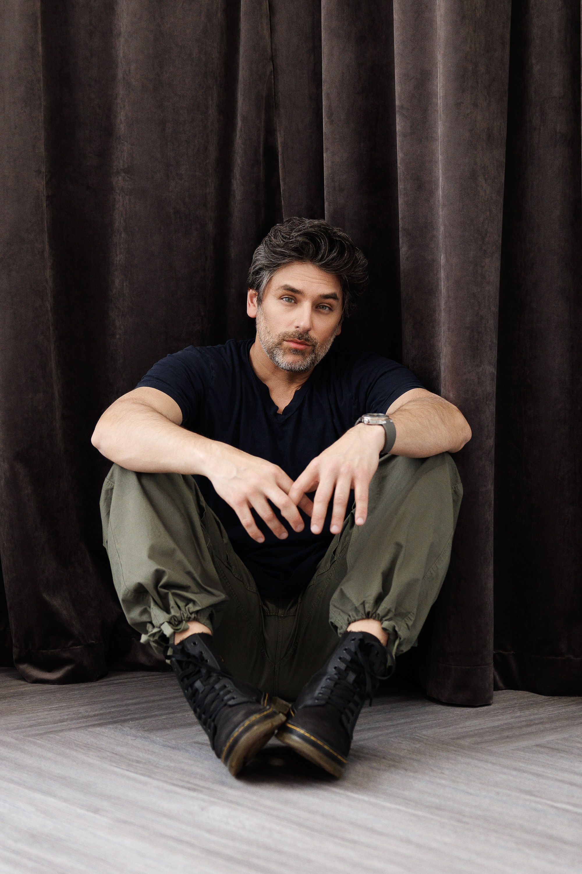 Mark Ganimé / Actor. Je suis photographe portraitiste et je réalise des portraits à toutes les étapes de votre vie! Bienvenue dans mon studio à Westmount, Qc