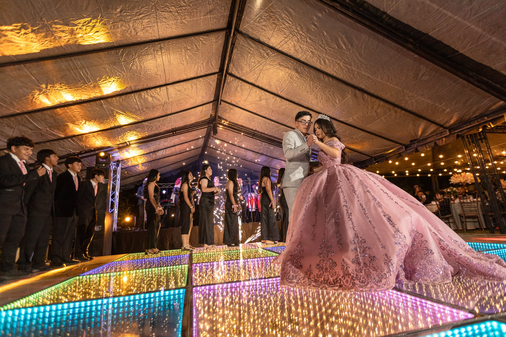 Ángela XV — Más que una celebración, una historia para contar. Lg Fotografia