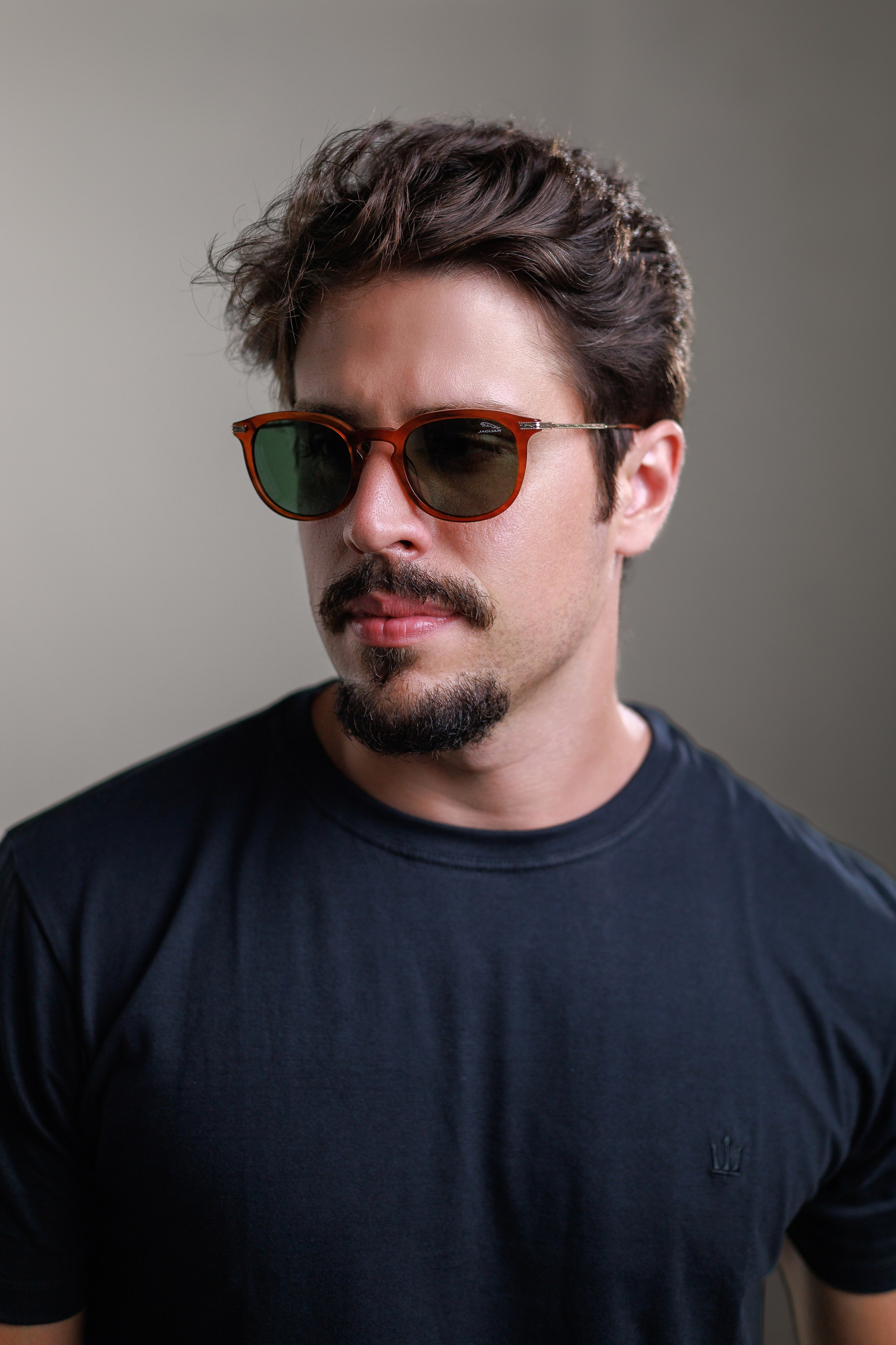 2023 | Otikas Kika — Álvaro — Estudio. Denis Damasceno | Fotografia