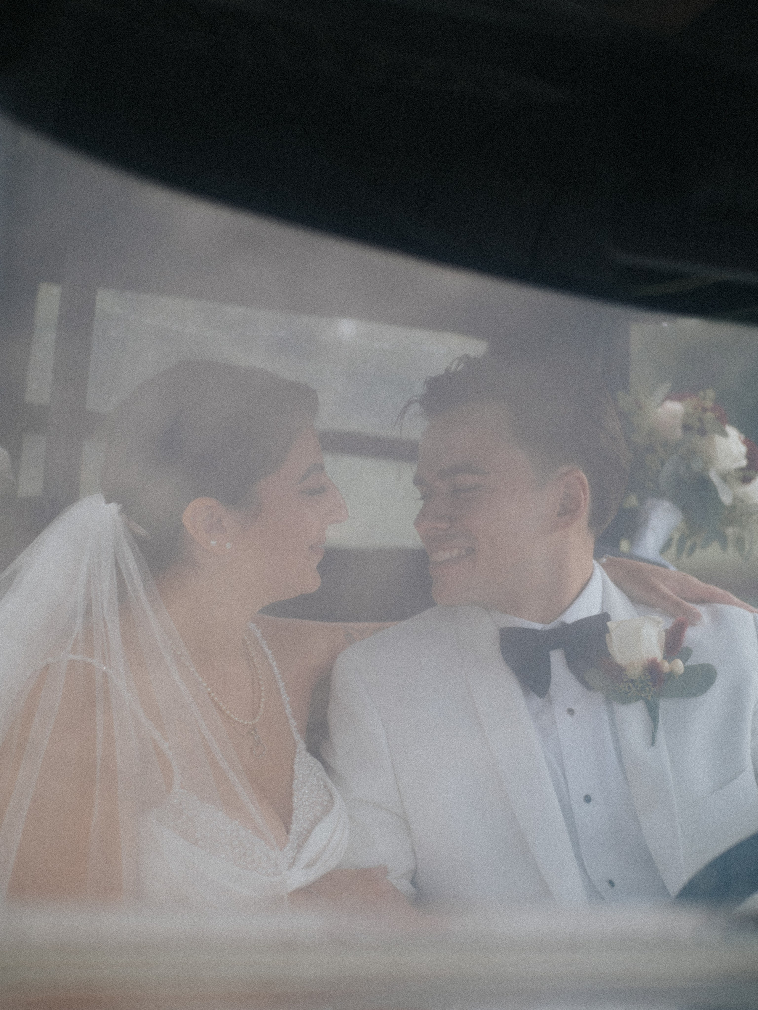 Wedding of Cassandra and Loïc in Beaconsfield, Montreal. Montreal Wedding Photographer — Muriel Oe Photo