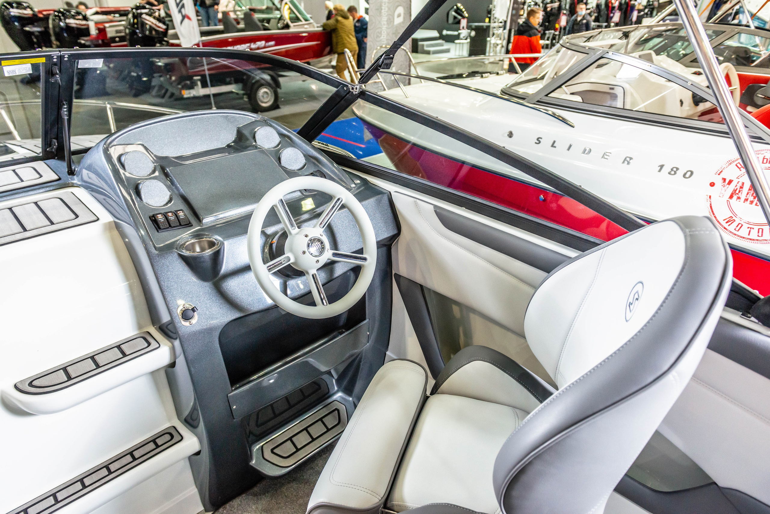 Фотосъемка лодок на Moscow Boat Show 2022. PHOTOGRAPHER QUINTANA ROO