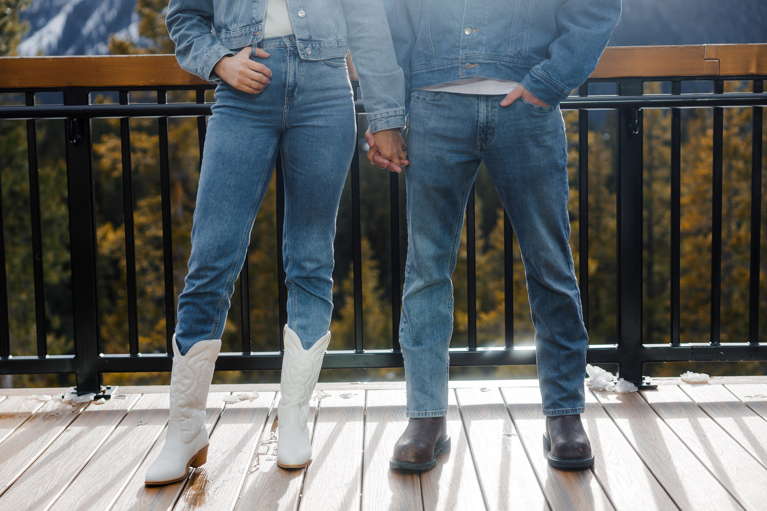 Ski engagement session. Photographer Elvira Hryshchenko