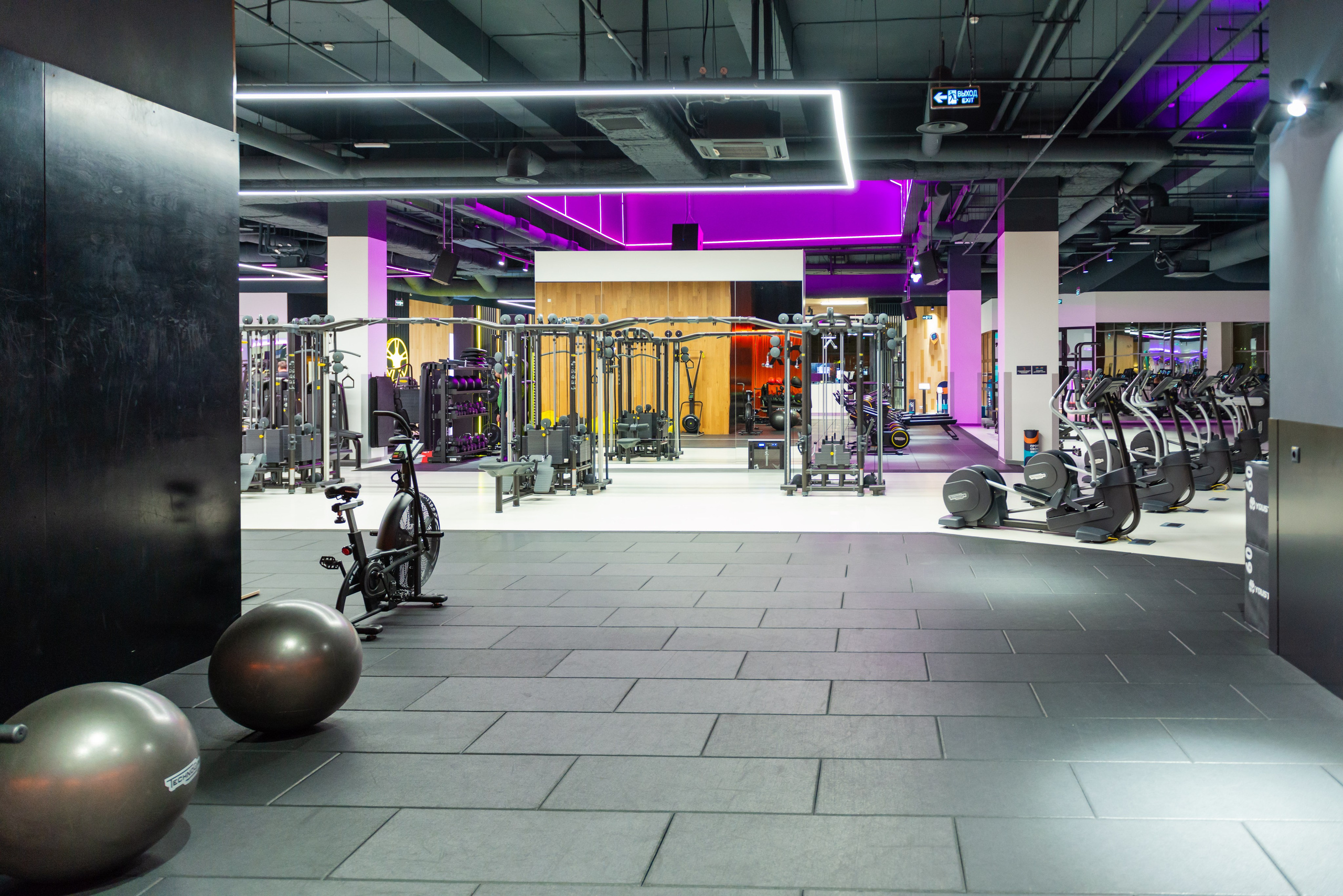 Фитнес-клуб DDX Fitness в ТЦ Июнь Мытищи. PHOTOGRAPHER QUINTANA ROO