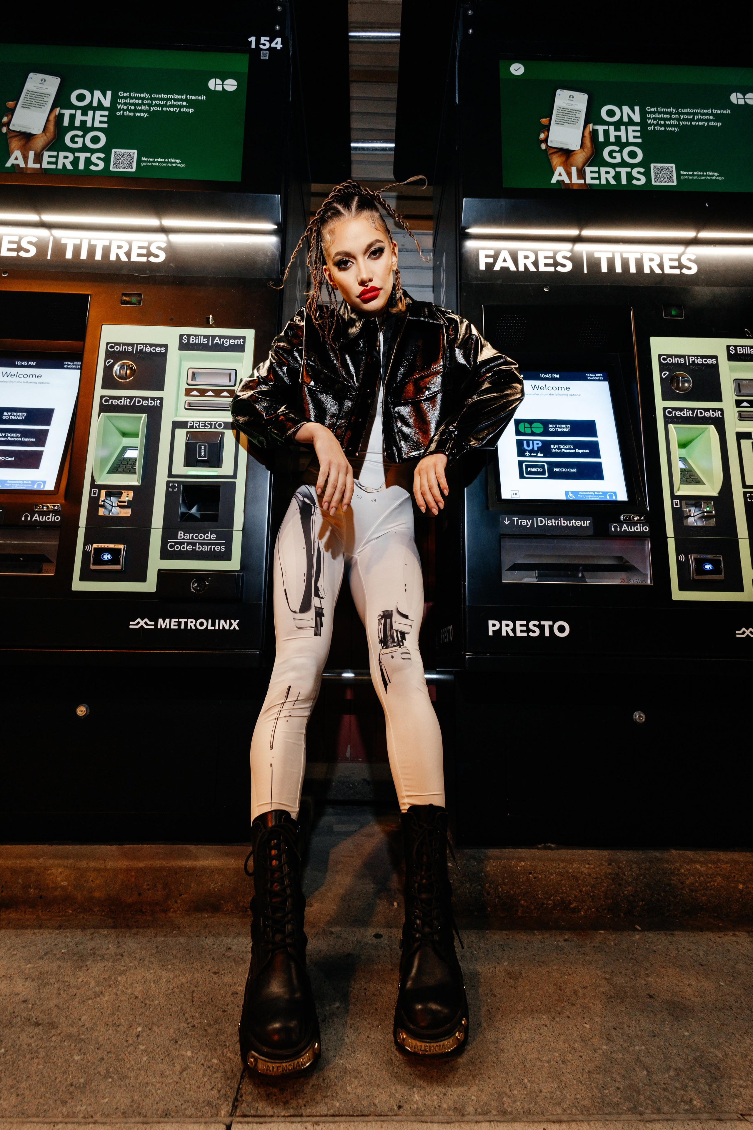 Midnight GO Glow. Alex UA — Toronto photographer
