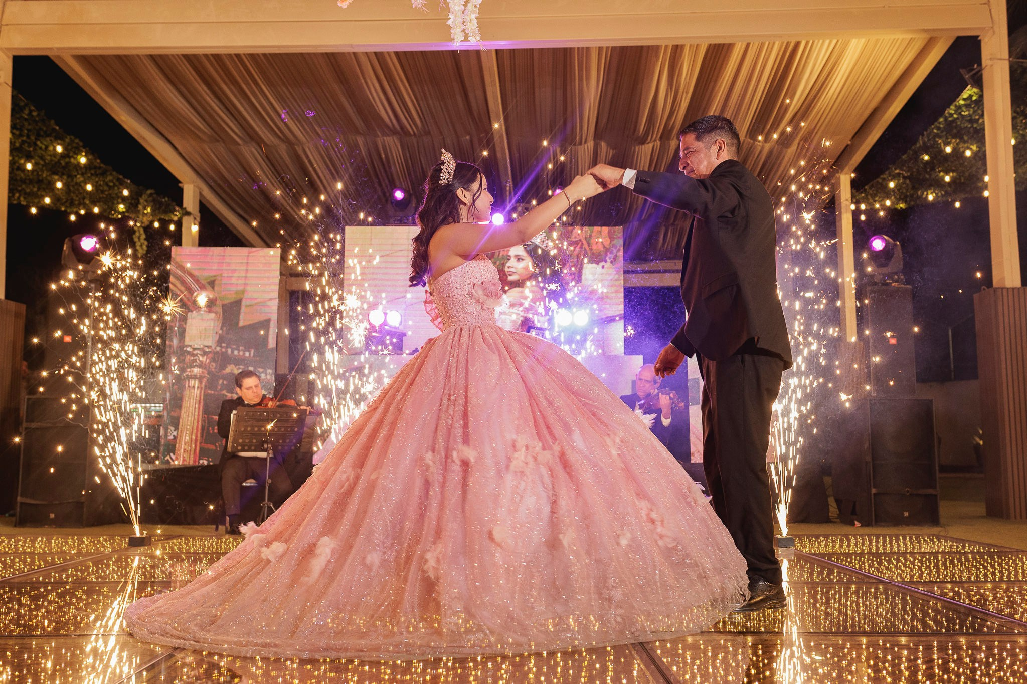 María Regina XV — Una noche escrita en sueños. Lg Fotografia